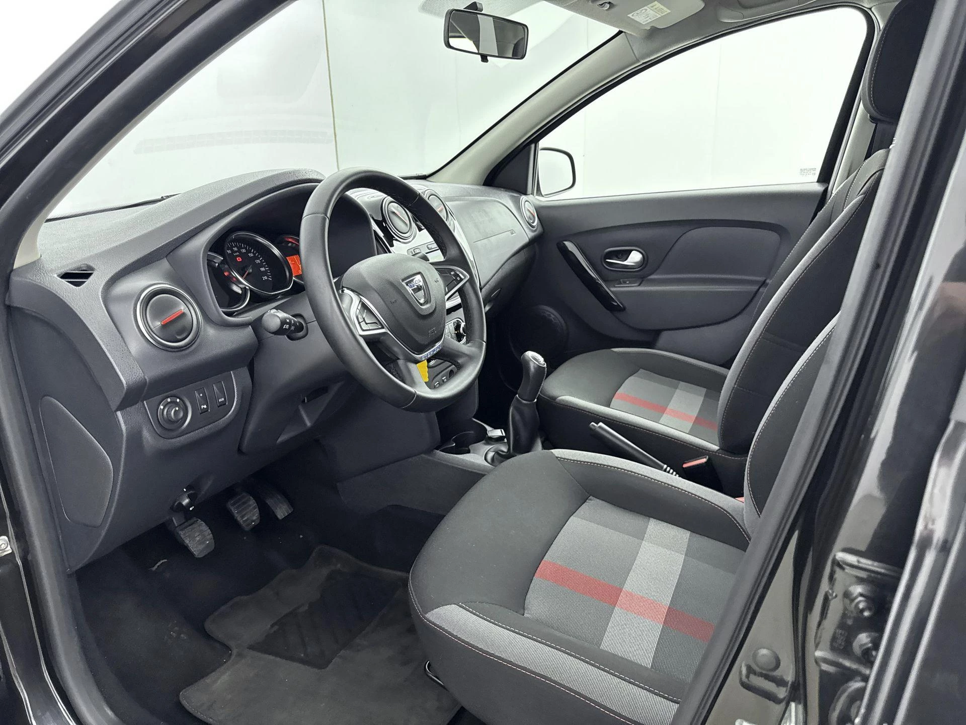 Dacia-Logan-image-7