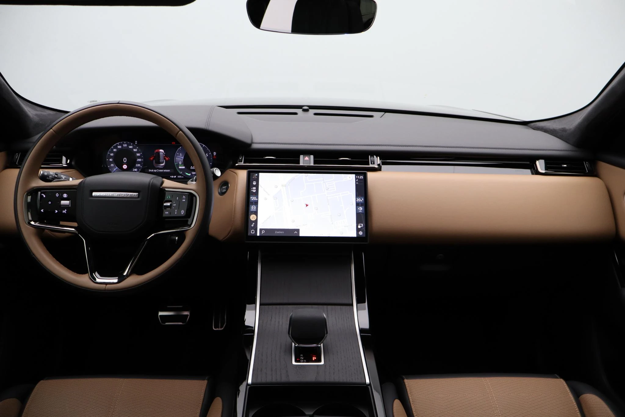 Land Rover-Range Rover Velar-image-38