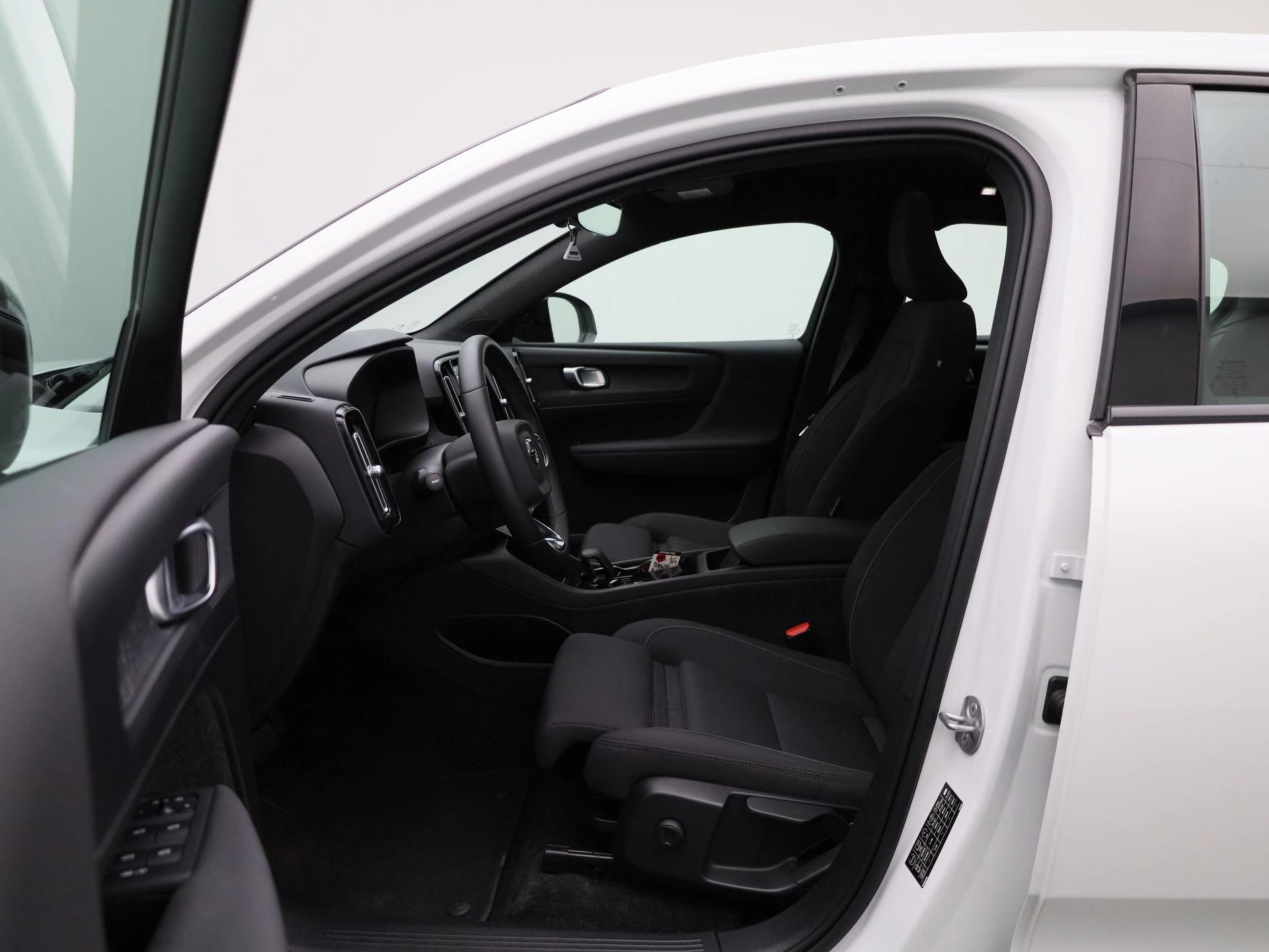 Volvo-C40-image-8