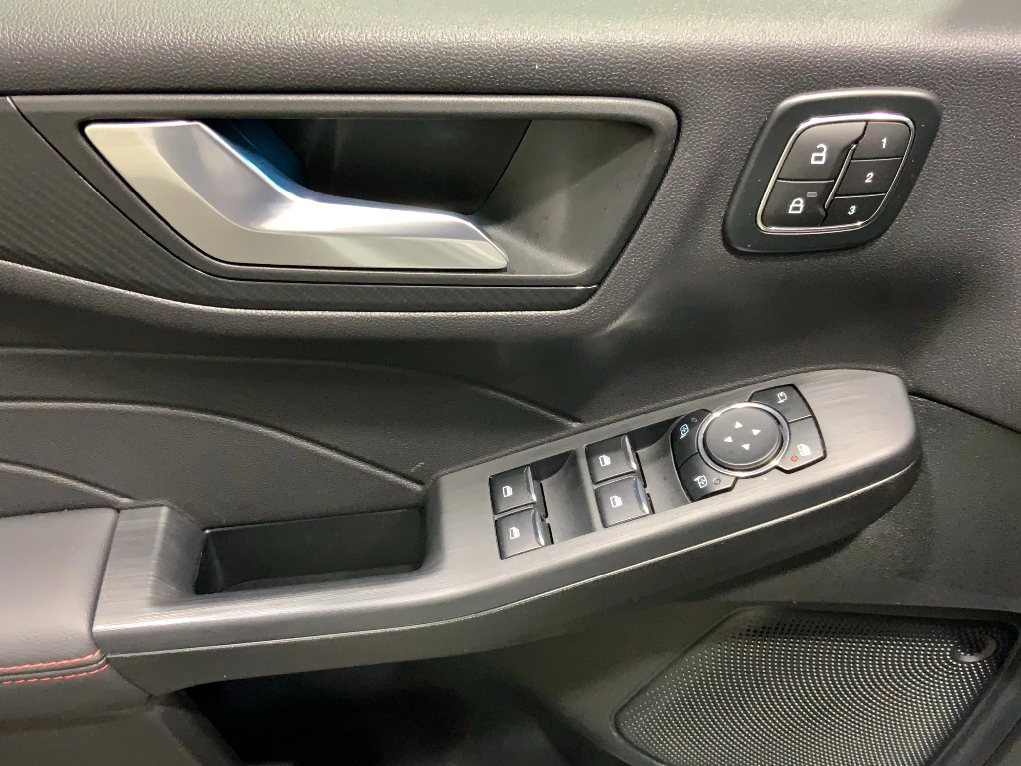 Ford Kuga ST-Line X Aut.*360GRAD*LED-MATRIX*NAVI*GRA*WINTER-PKT.
