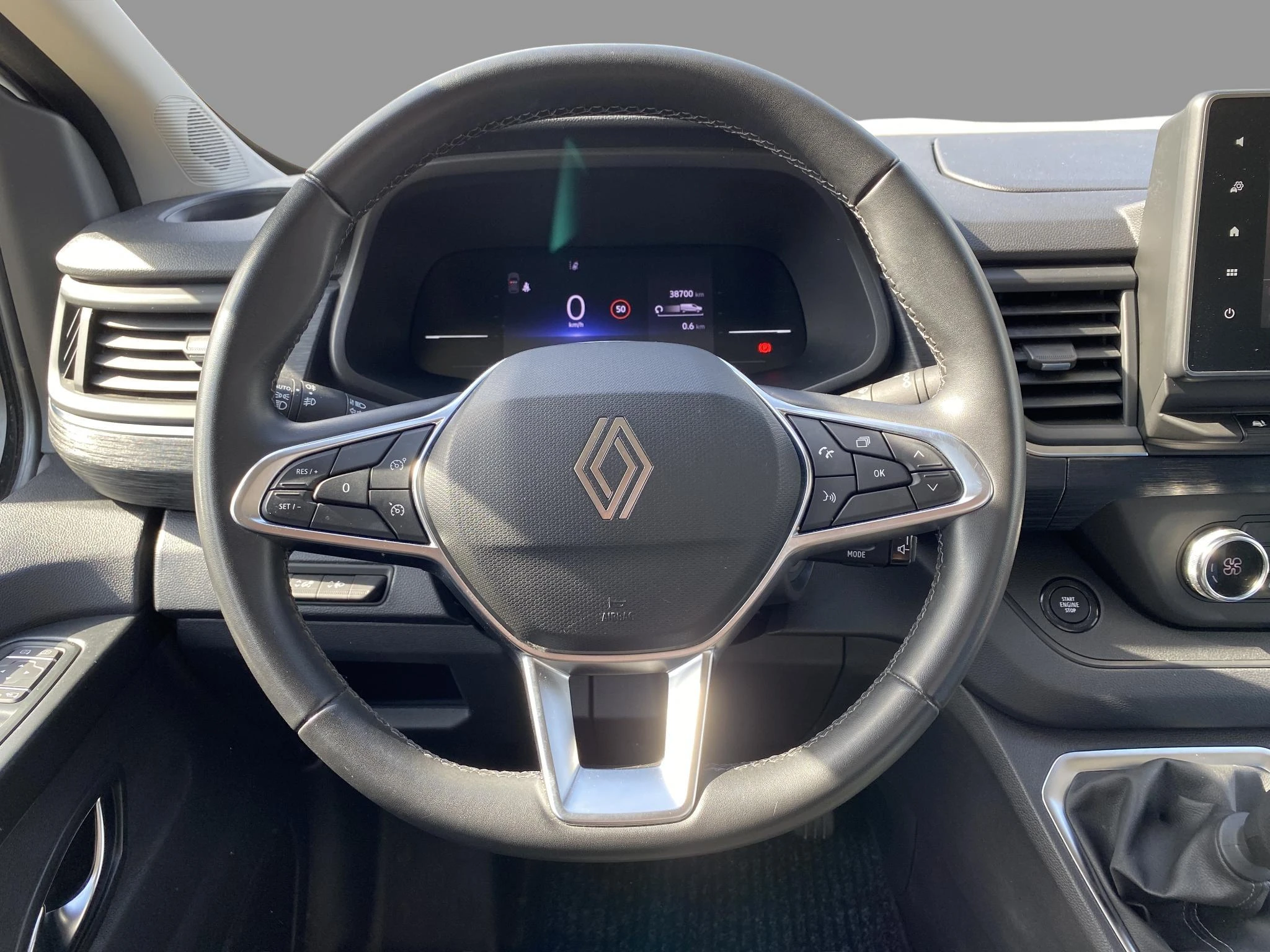 Renault-Trafic-image-11