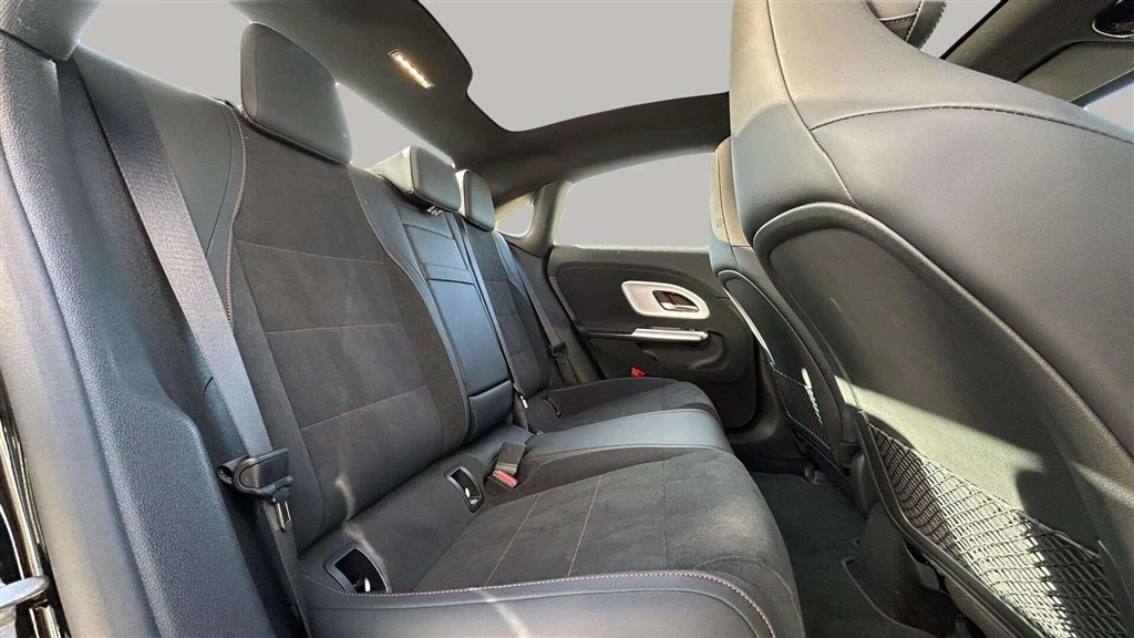 Mercedes-Benz-CLA-image-21
