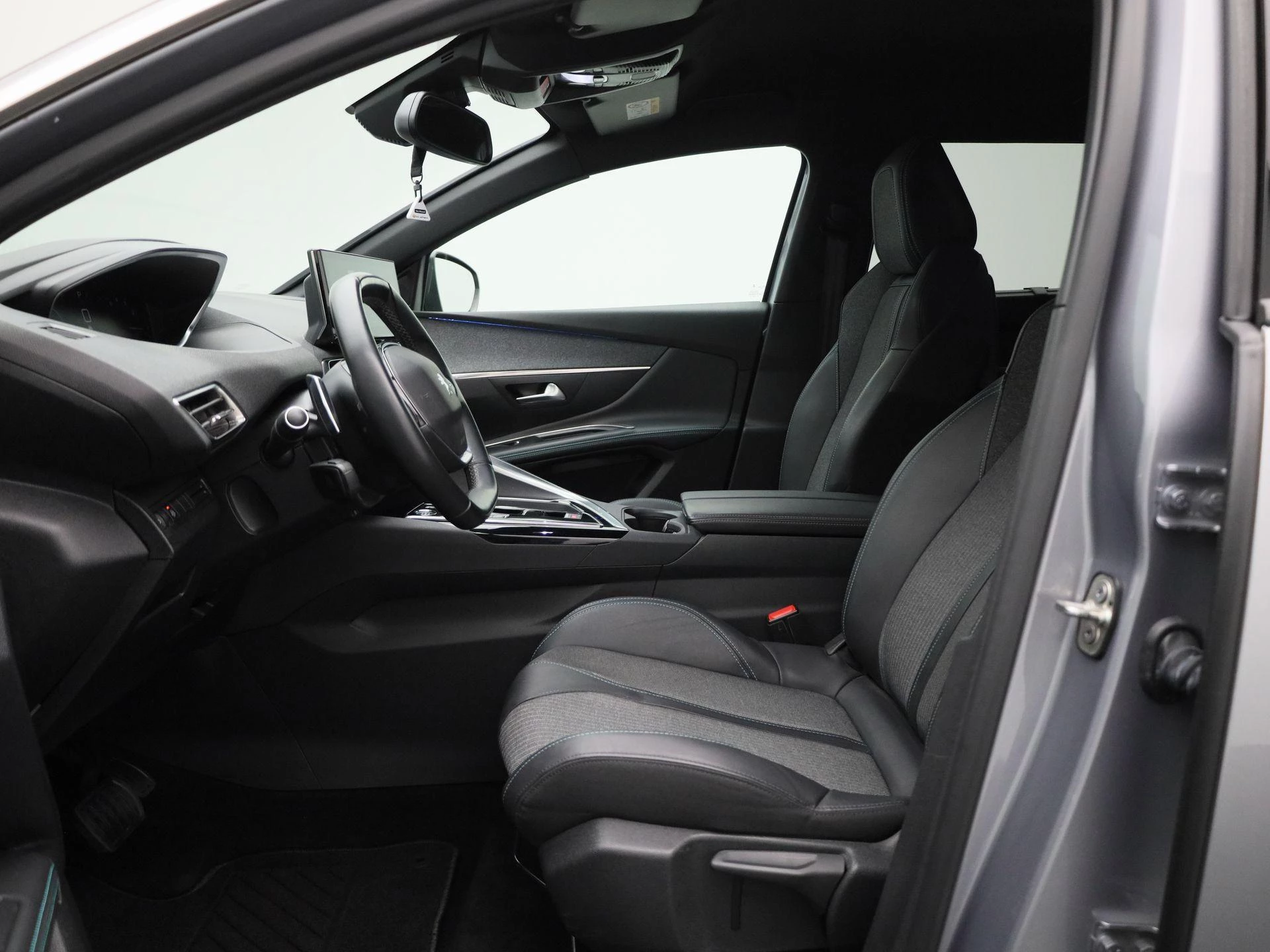 Peugeot-5008-image-8
