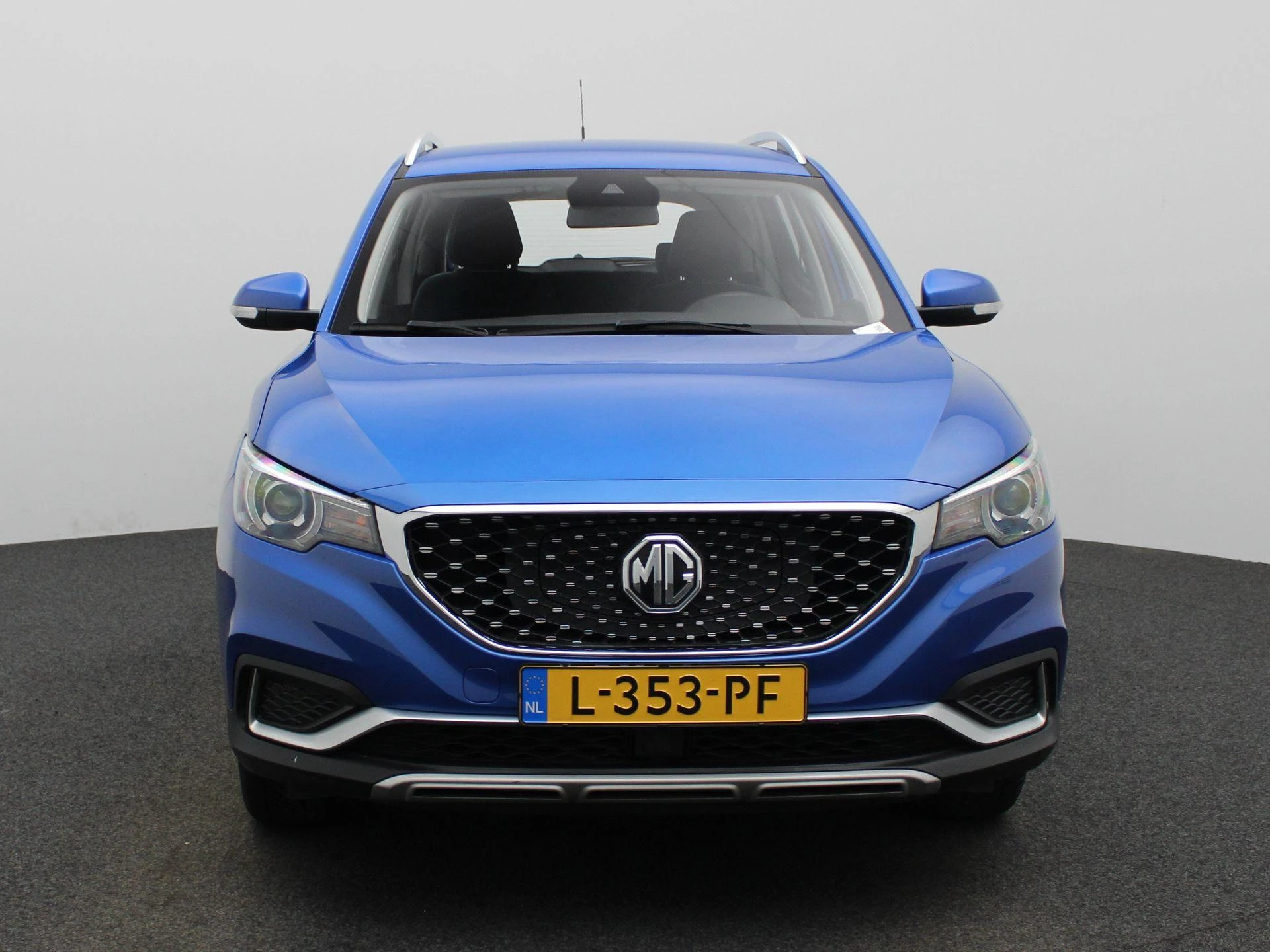 MG-ZS EV-image-2