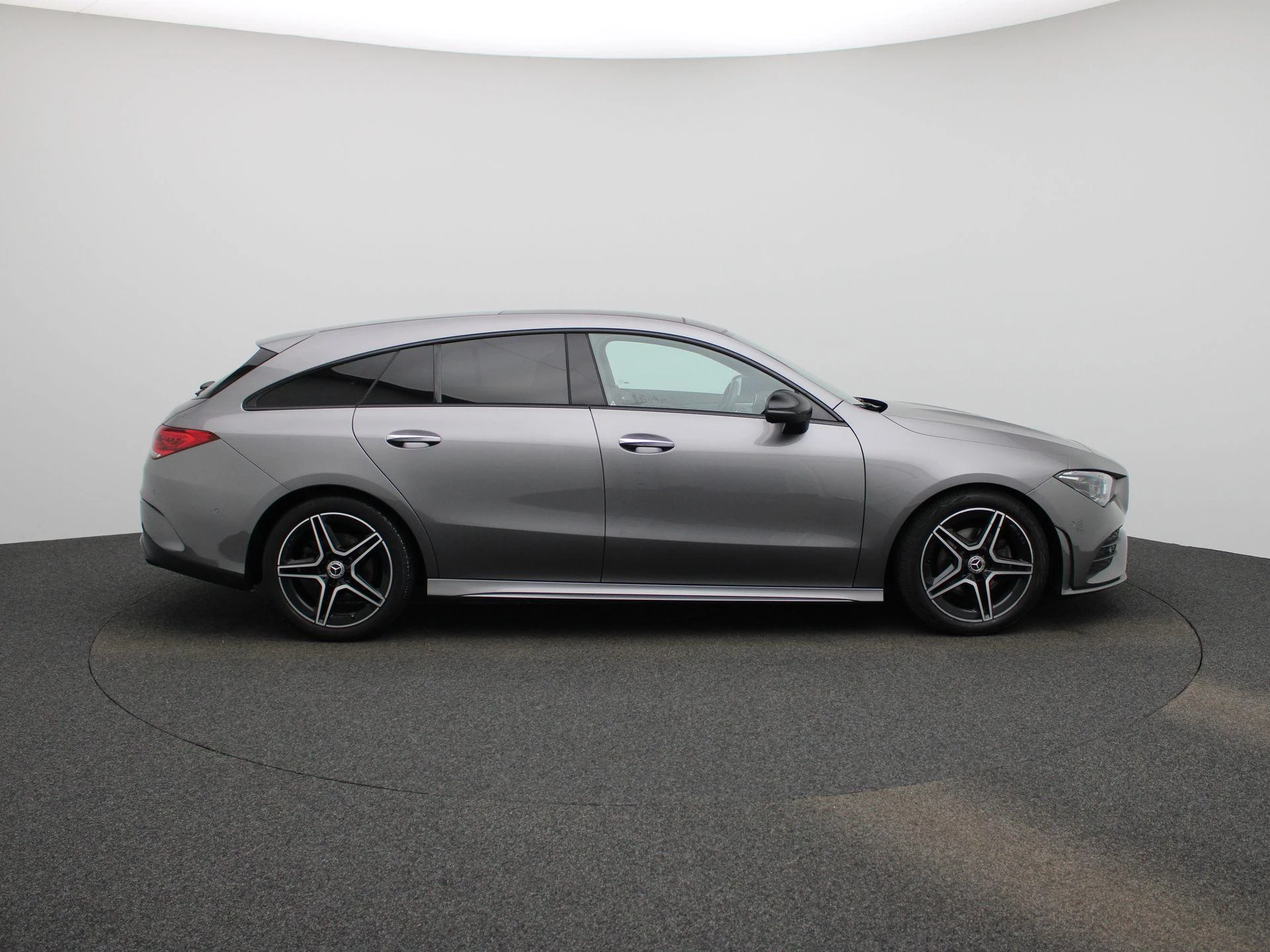 Mercedes-Benz-CLA-image-5