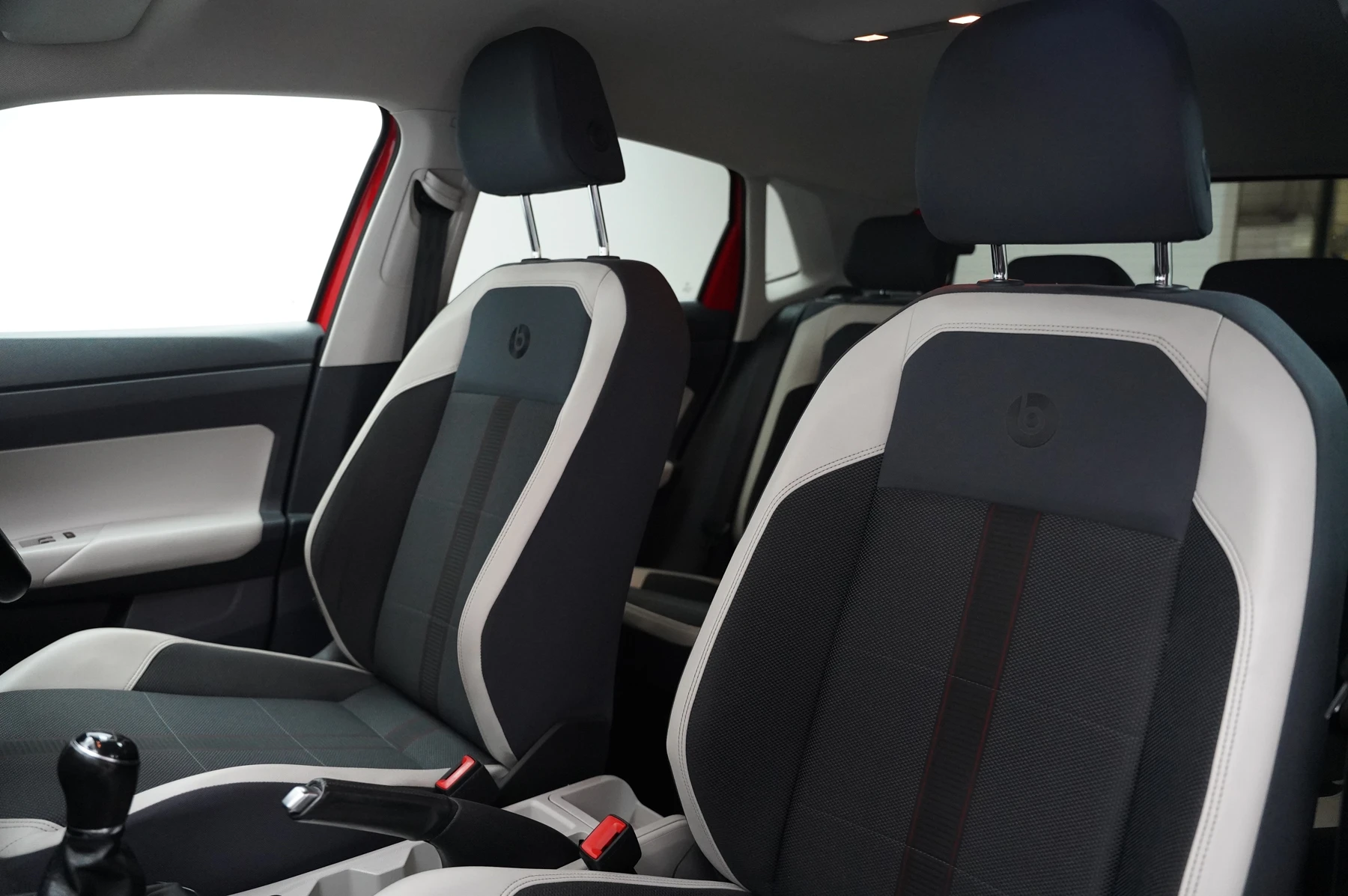Volkswagen-Polo-image-26