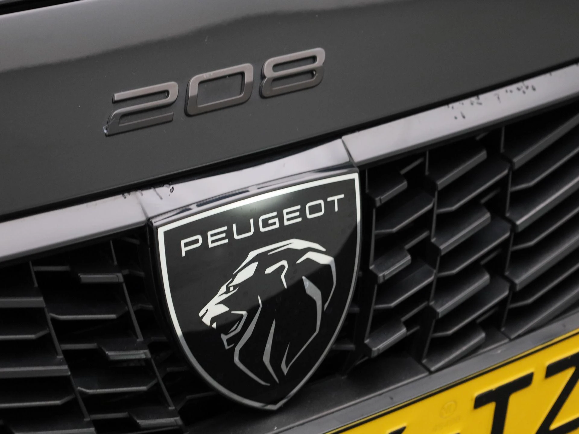 Peugeot e-208 - 33