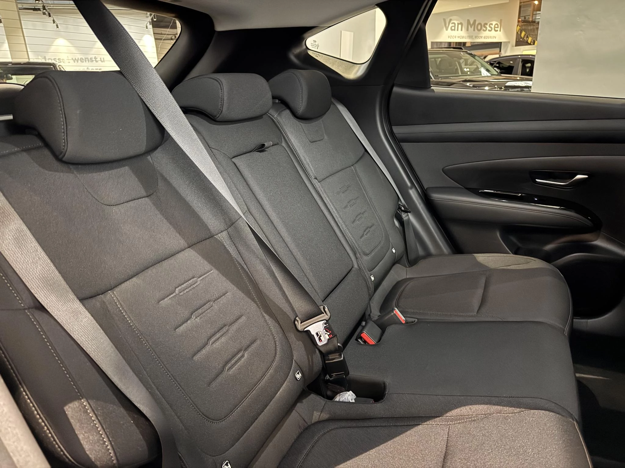 Hyundai-Tucson Hybrid-image-6