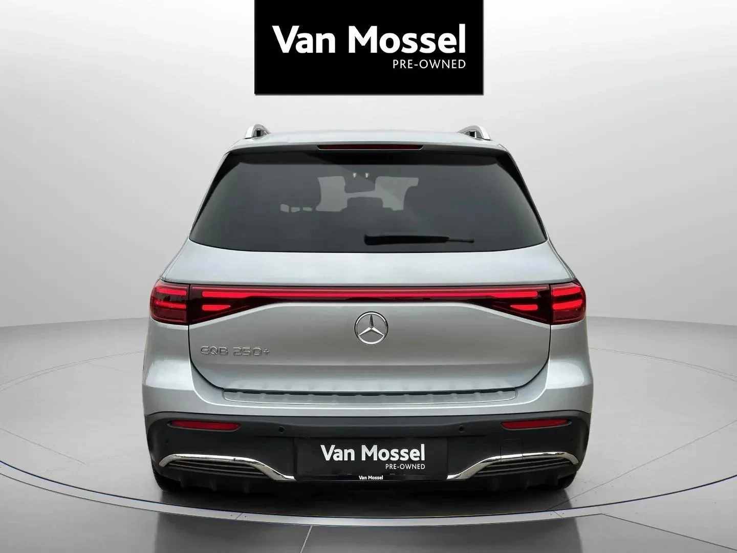 Mercedes-Benz-EQB-image-5