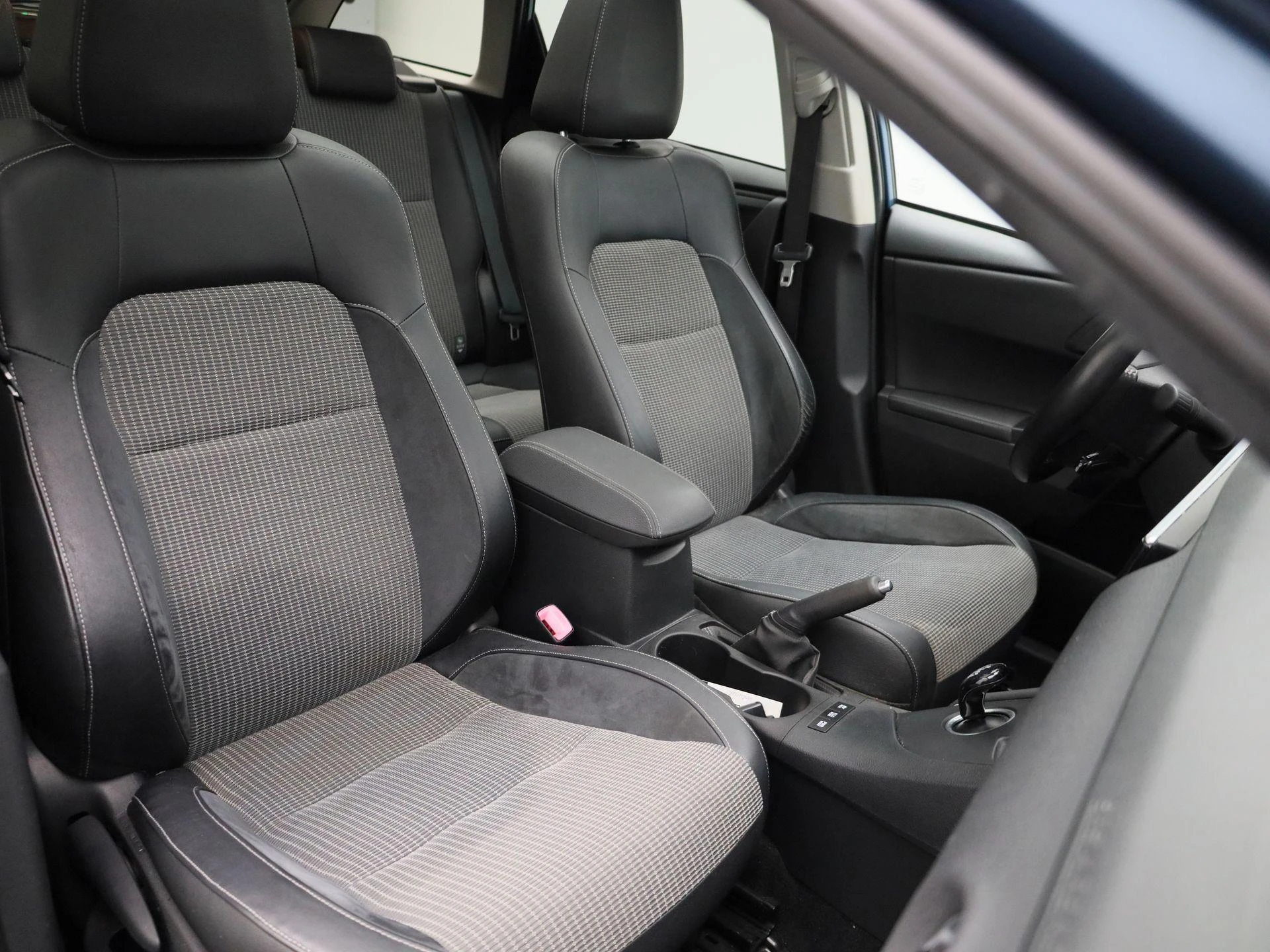 Toyota-Auris-image-35