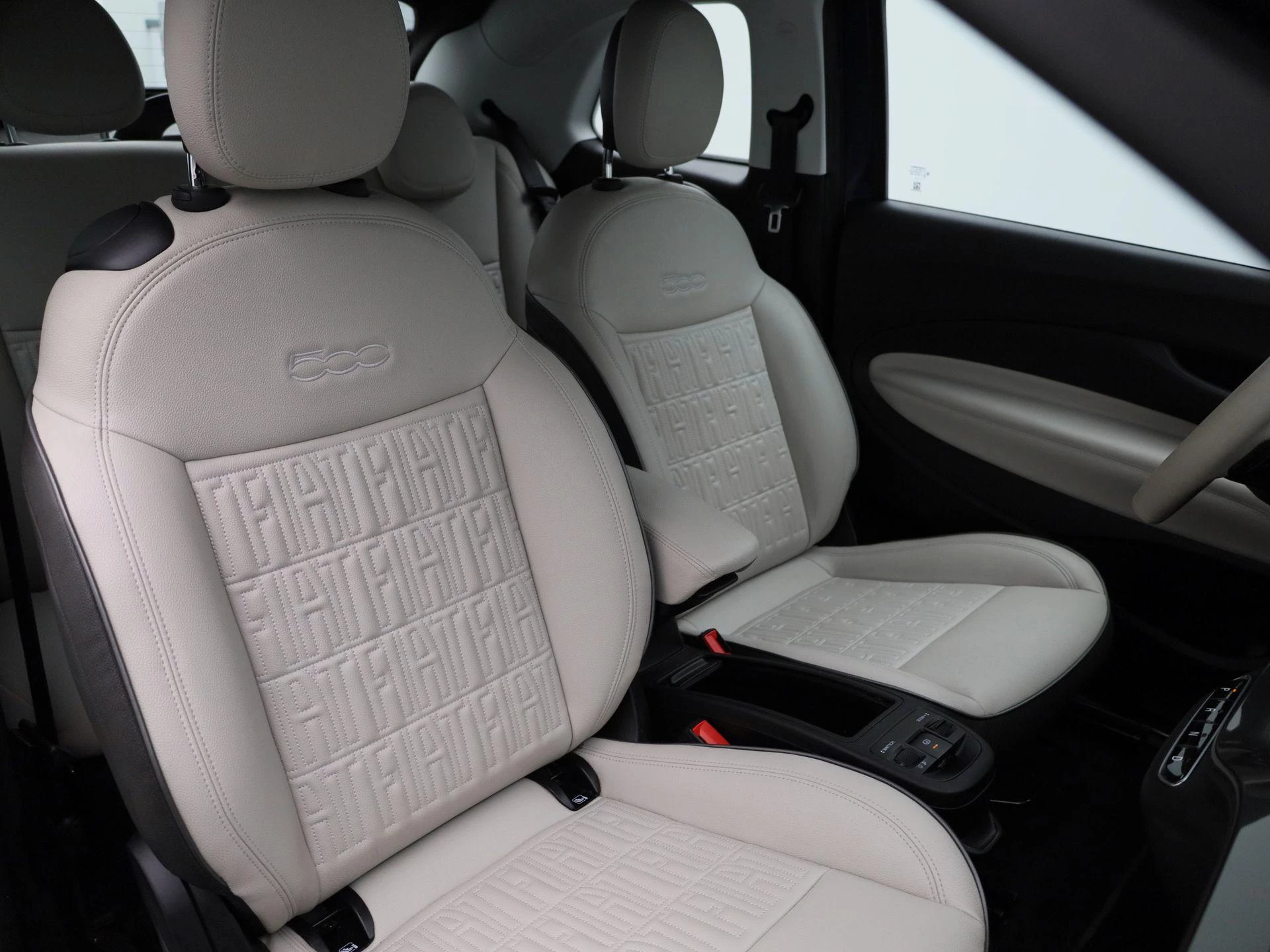 Fiat-500C-image-36