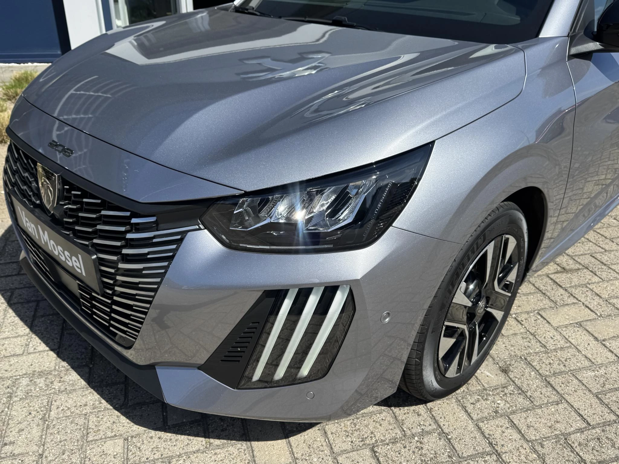 Peugeot-208-image-8
