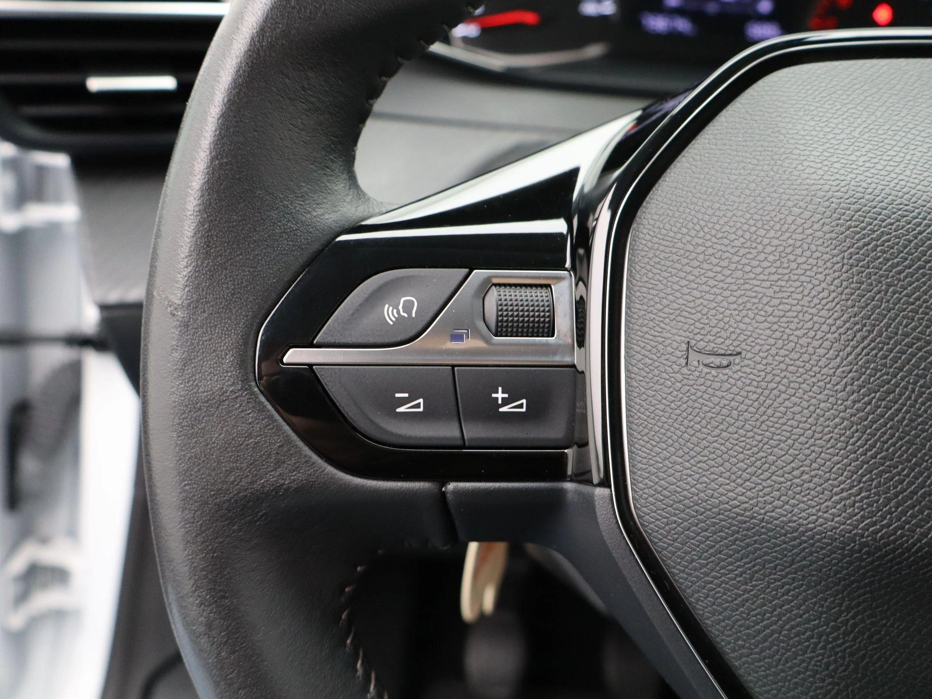 Peugeot-208-image-17