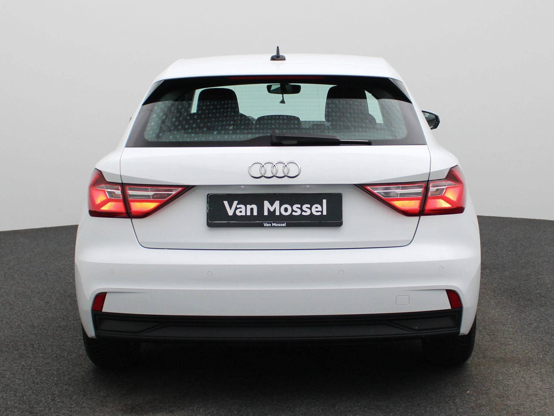 Audi-A1 Sportback-image-4