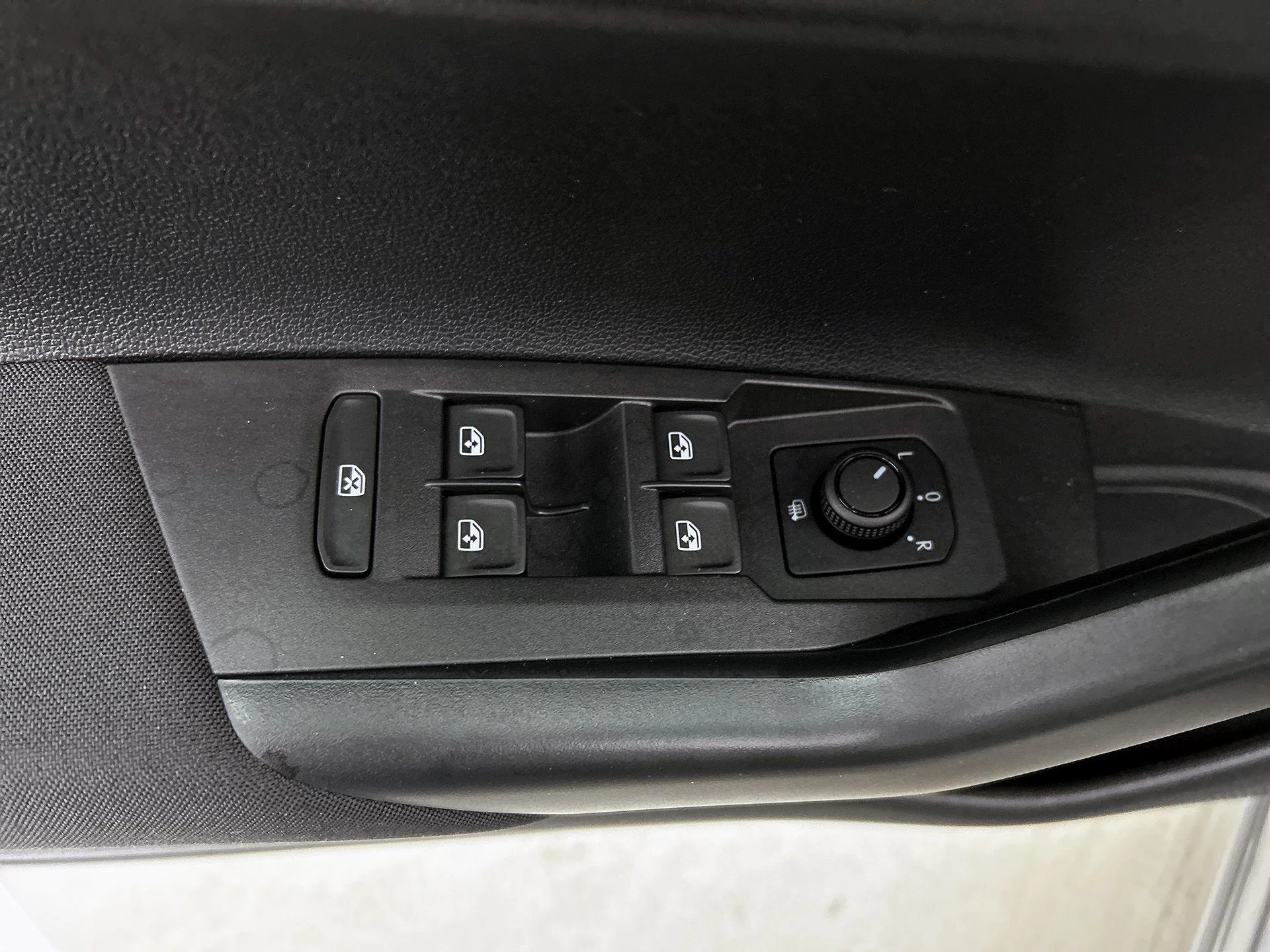 Volkswagen-Polo-image-21