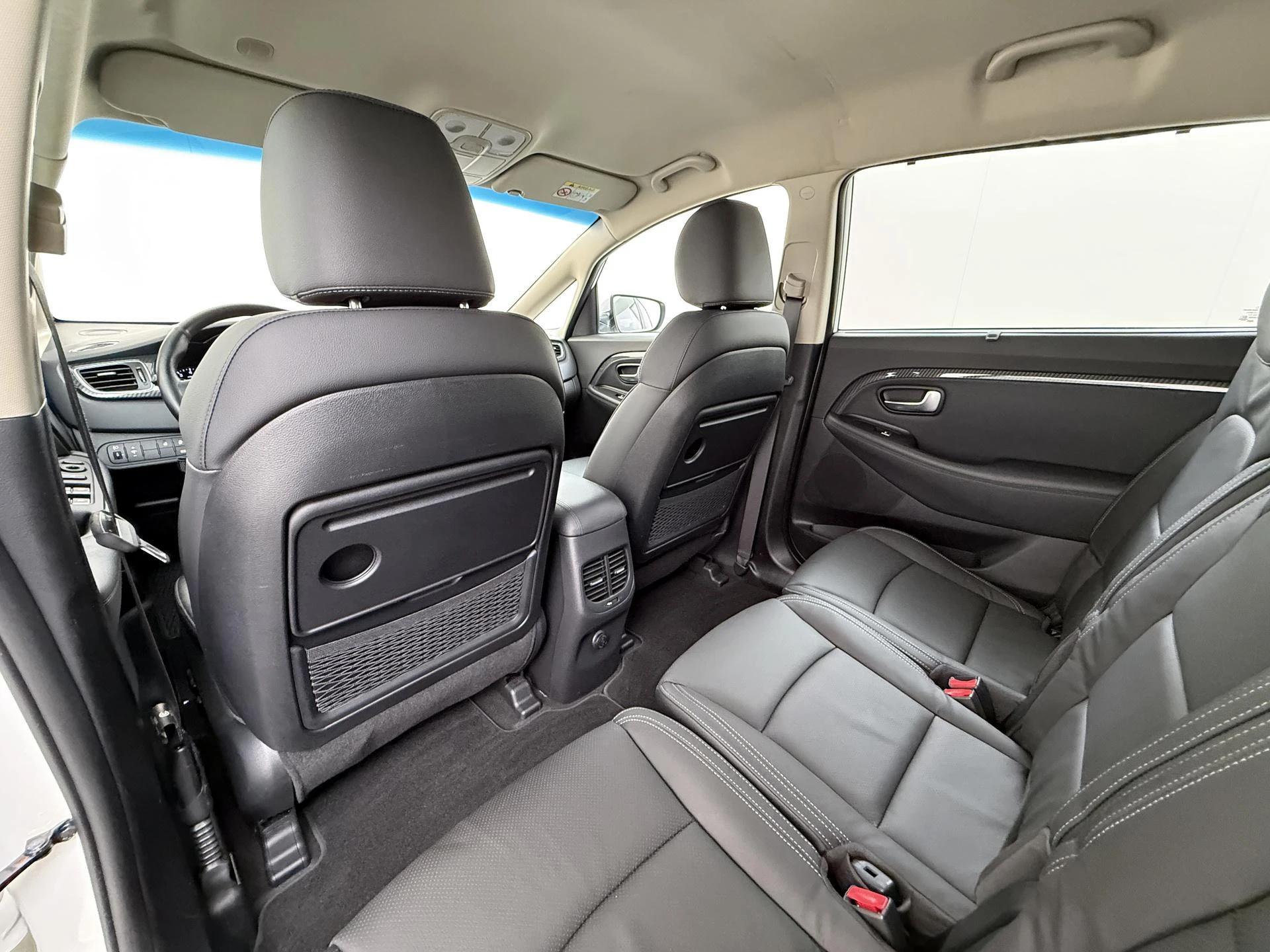 Kia-Carens-image-31