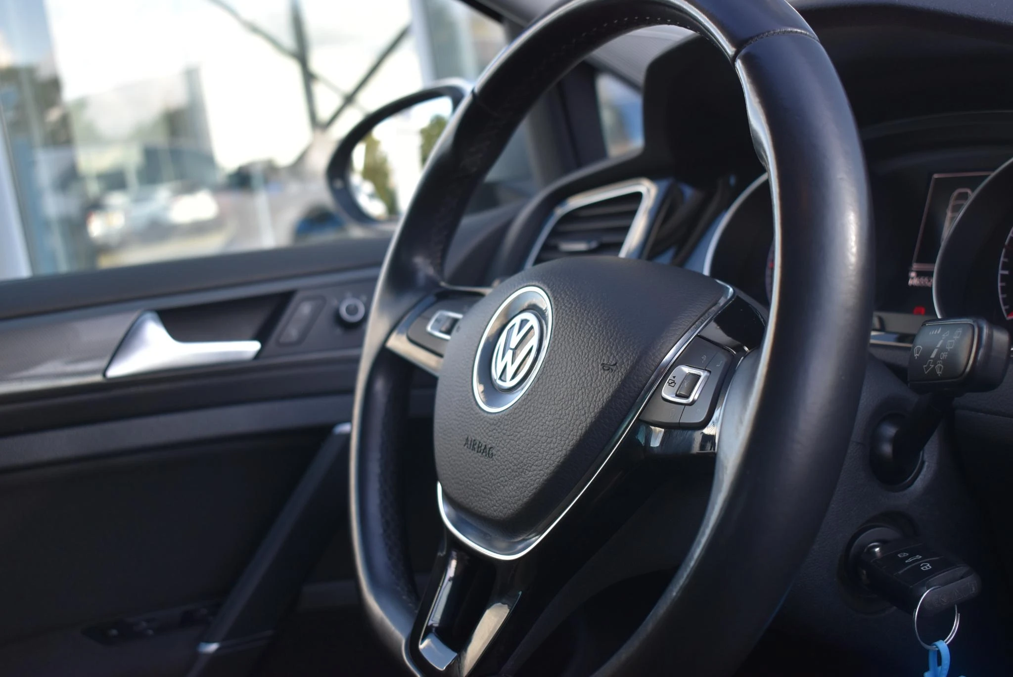Volkswagen-Golf-image-20