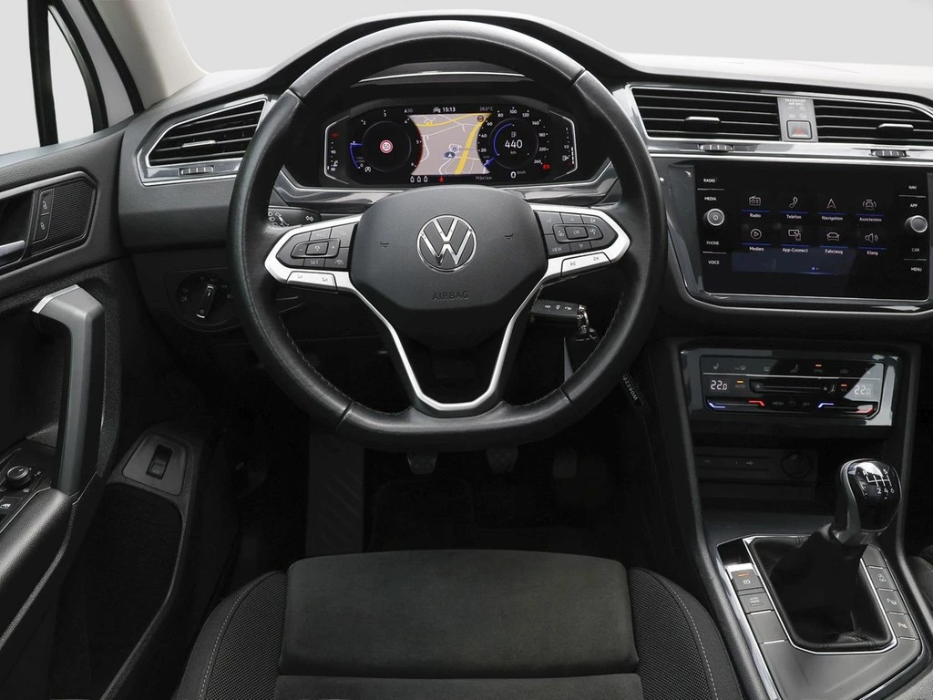 Volkswagen-Tiguan-image-12