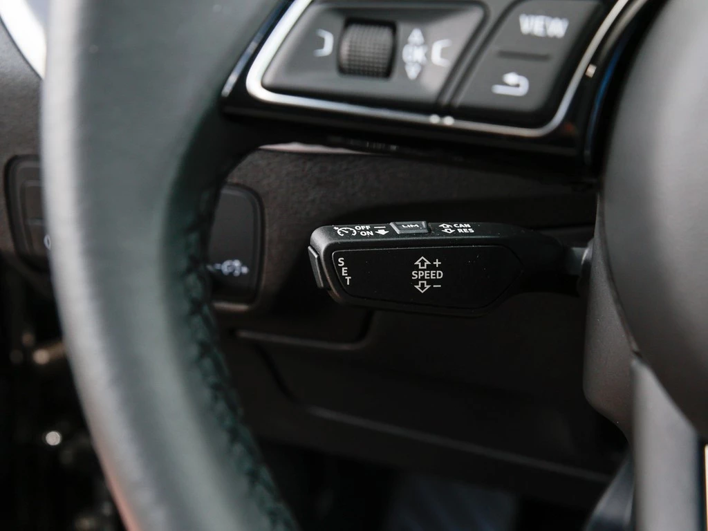 Audi Q2 40 TFSI quattro S line Kamera GRA PDC+