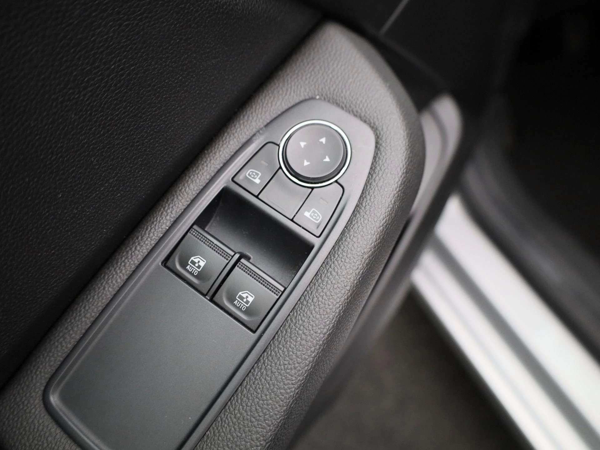 Renault-Clio-image-25