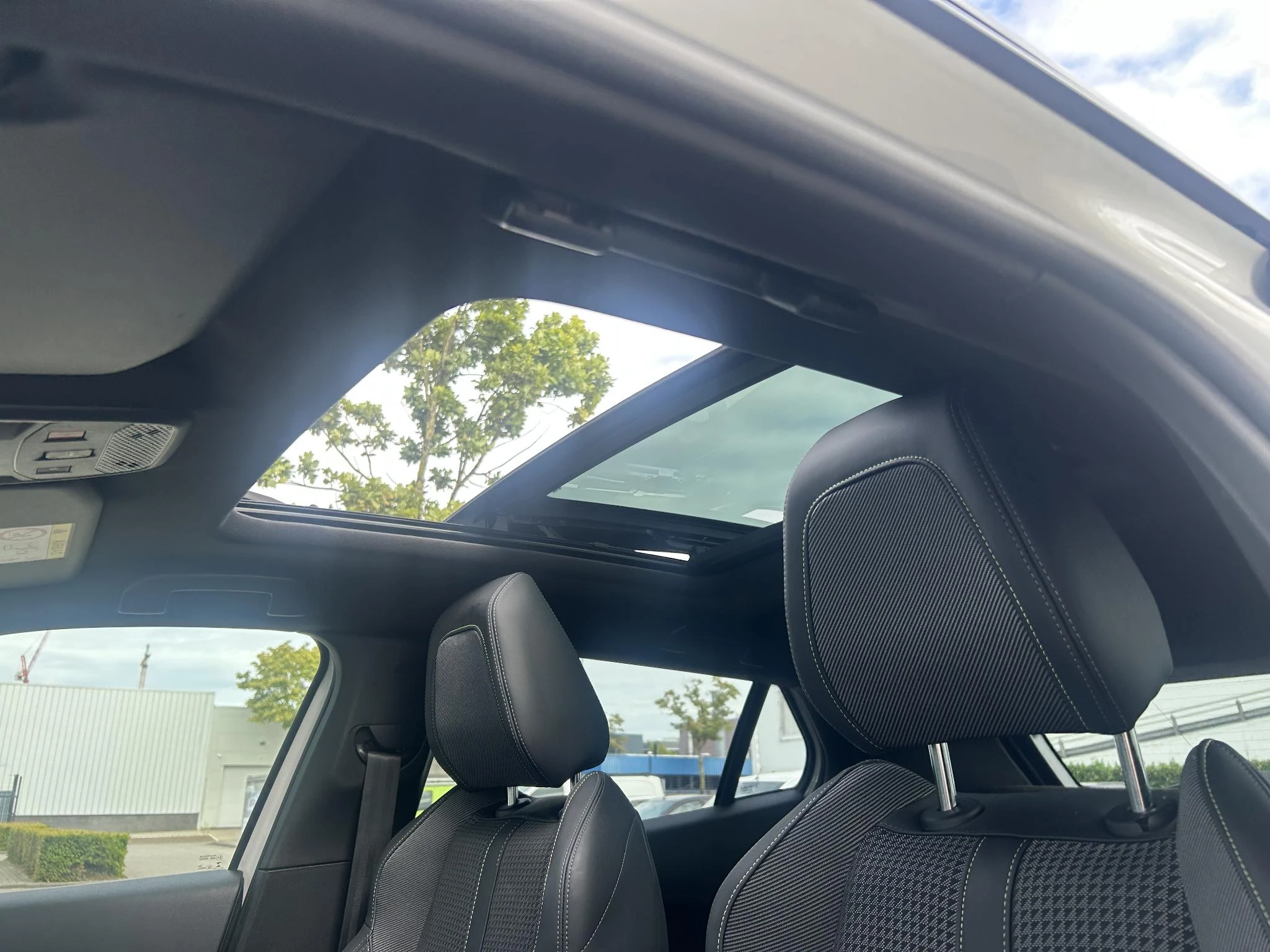 Peugeot-2008-image-18