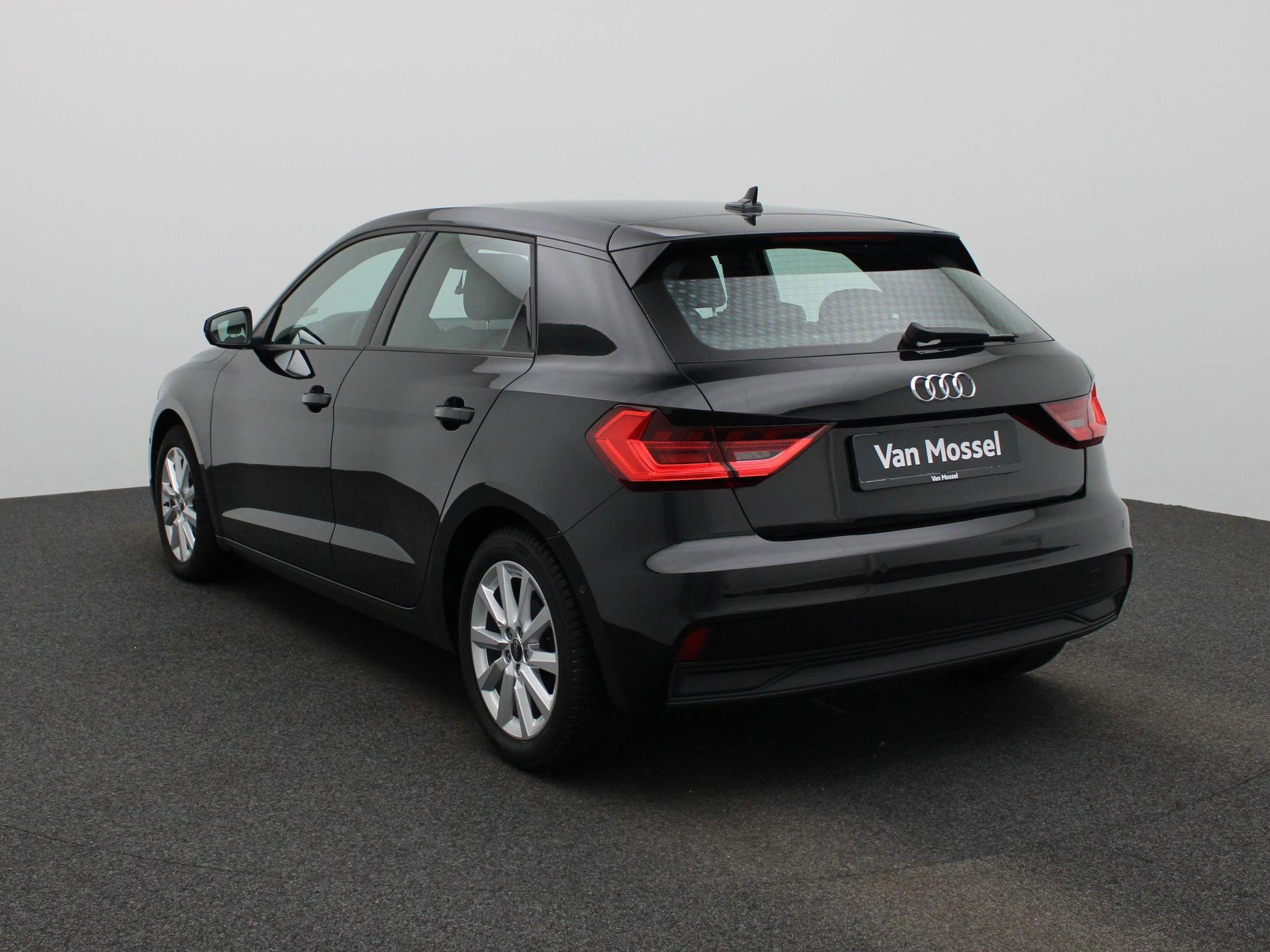 Audi-A1 Sportback-image-1