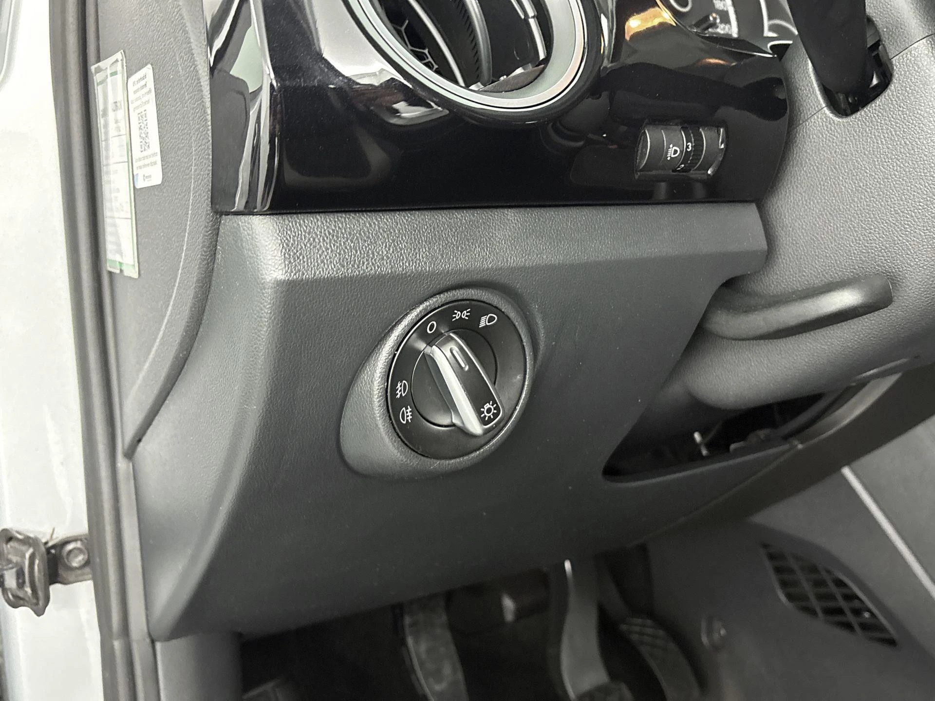 Volkswagen-up!-image-13