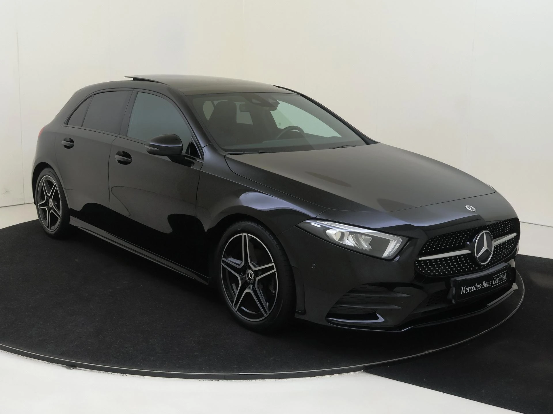Mercedes-Benz-A-Klasse-image-1