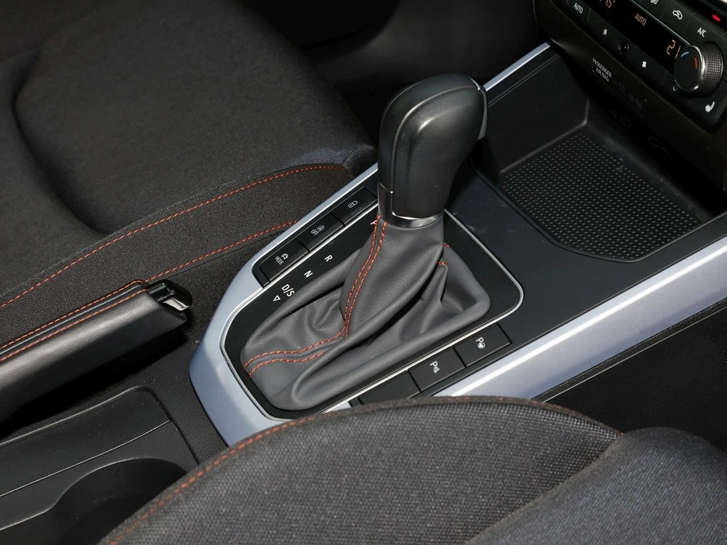 SEAT-Arona-image-8