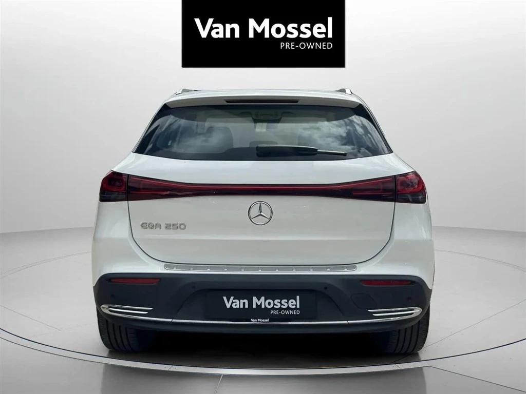 Mercedes-Benz-EQA-image-5