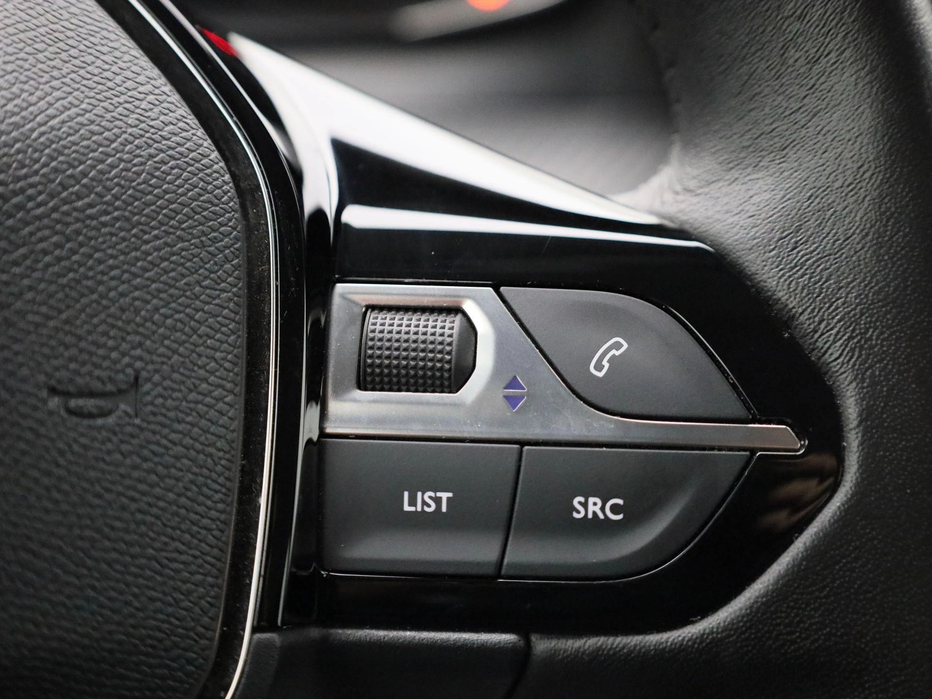 Peugeot-208-image-22