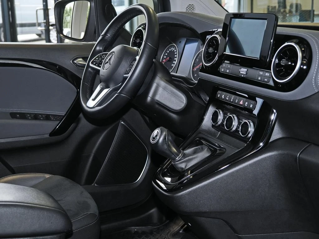 Mercedes-Benz-T-Klasse 180 d-image-9