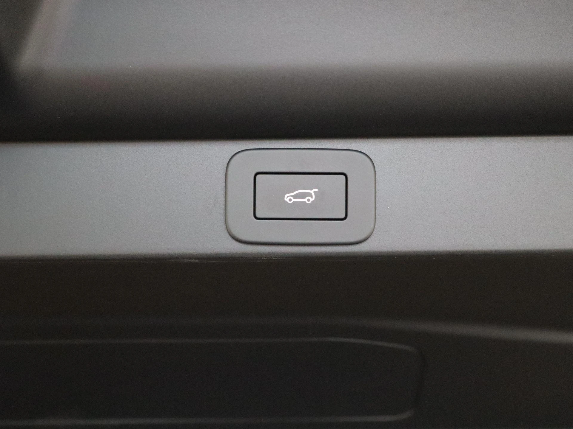 Land Rover-Range Rover-image-35
