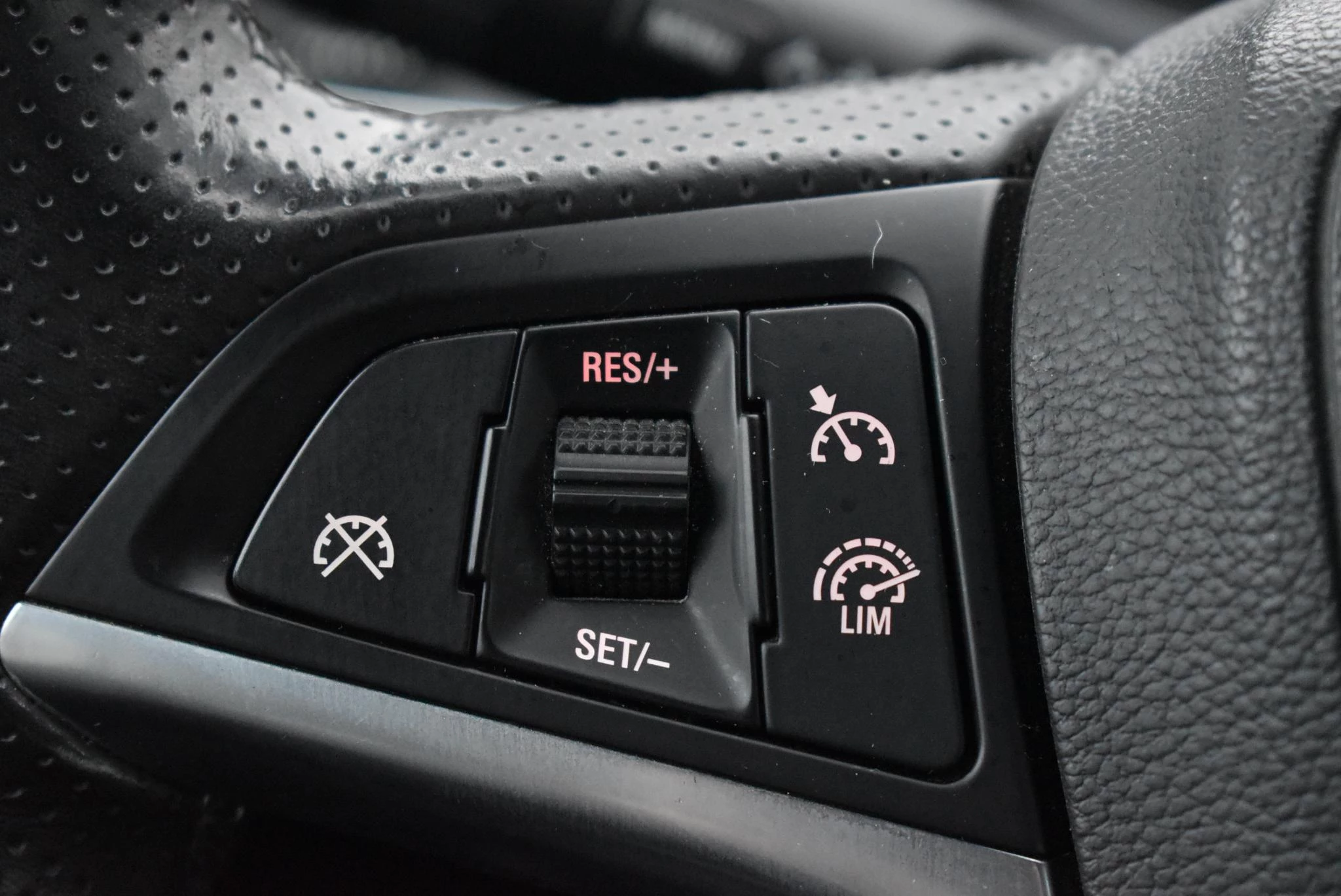 Opel-Cascada-image-19