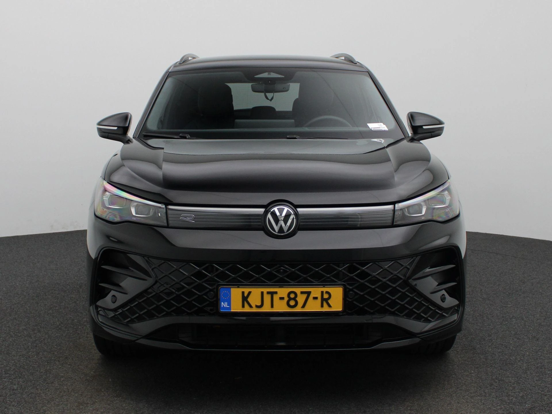Volkswagen-Tiguan-image-2