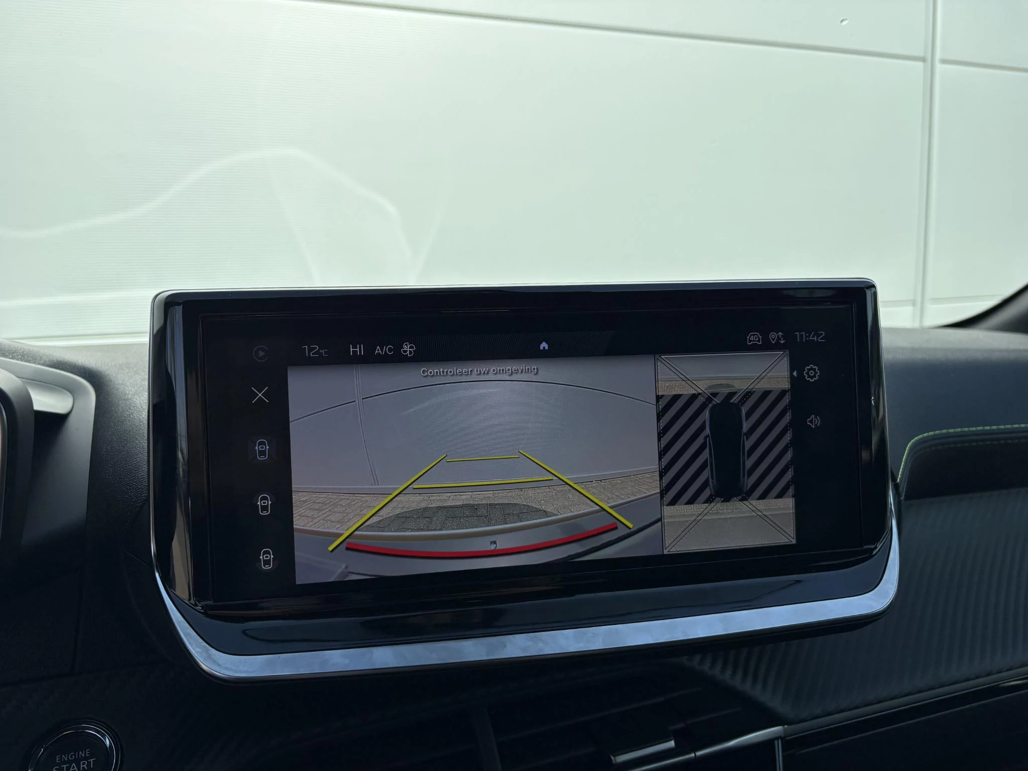 Peugeot-208-image-17