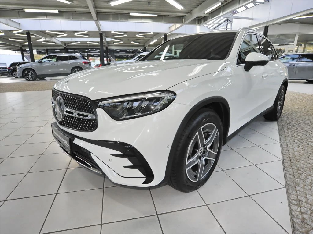 Mercedes-Benz-GLC 300 d-image-7