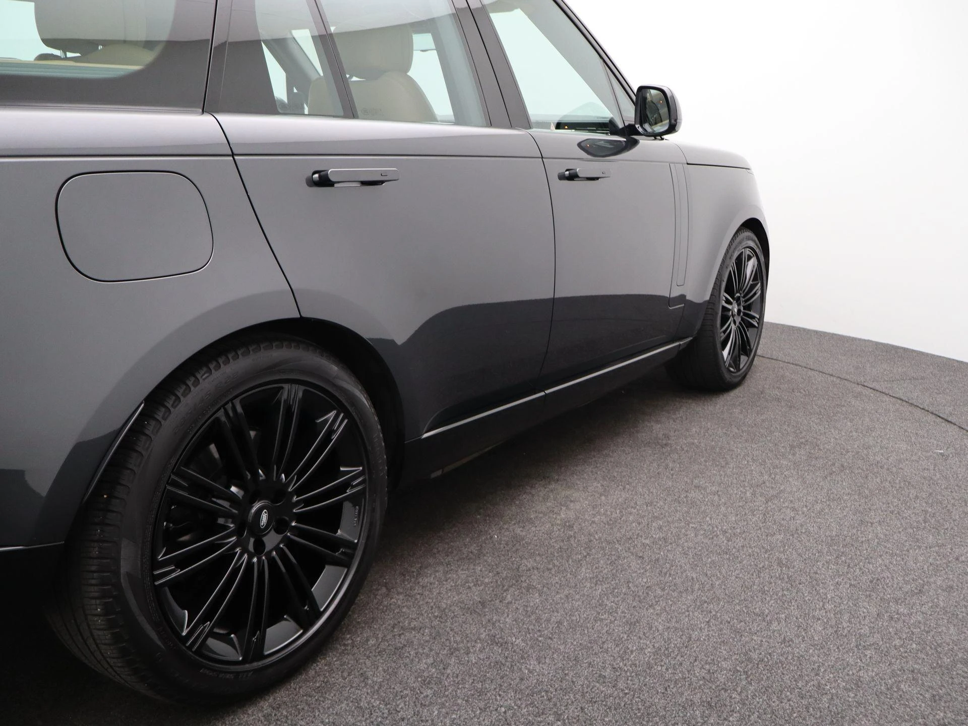 Land Rover-Range Rover-image-50