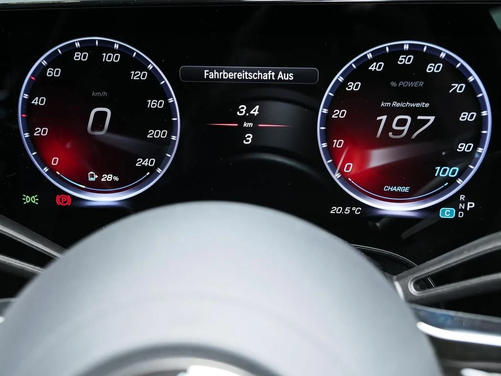 Mercedes-Benz-CLA 250+-image-7