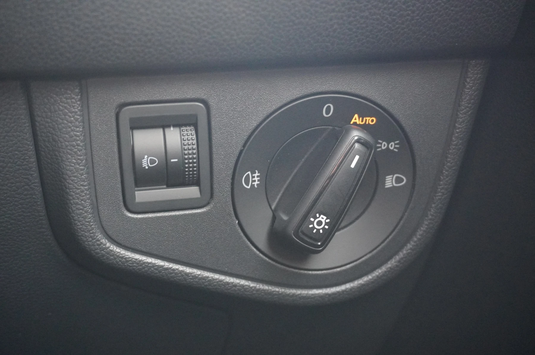 Volkswagen-Polo-image-29