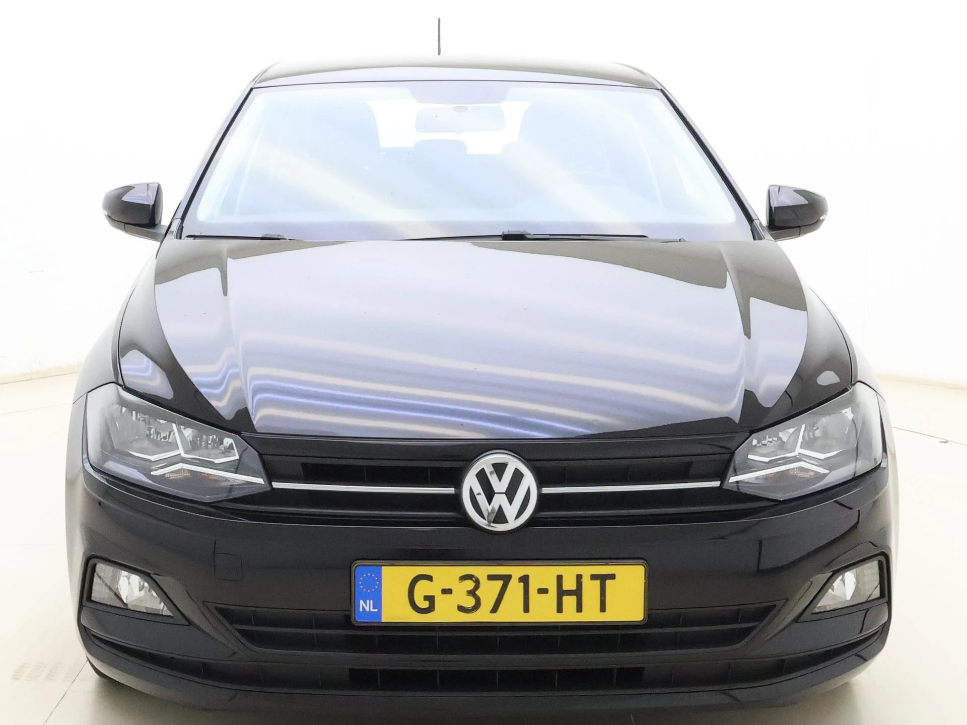 Volkswagen-Polo-image-8