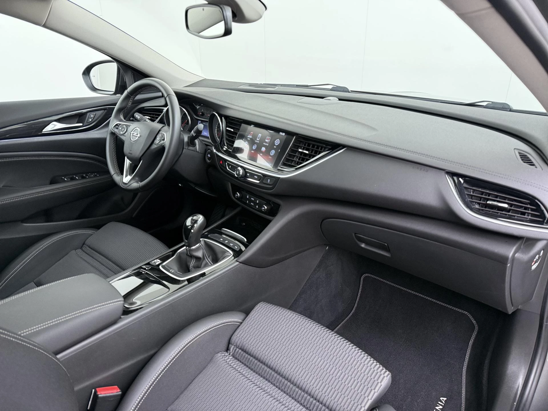 Opel-Insignia-image-27