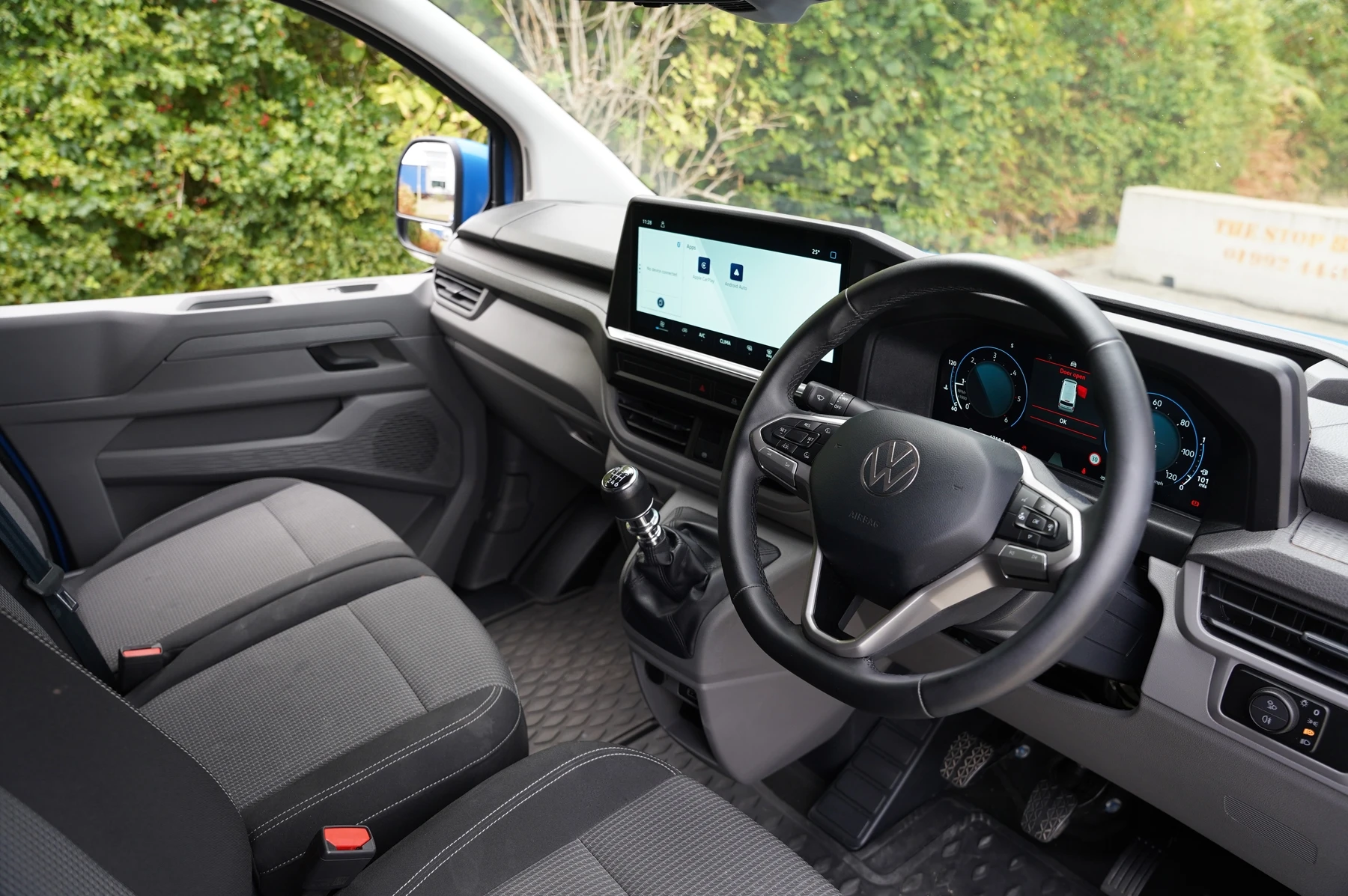 Volkswagen-Transporter-image-5