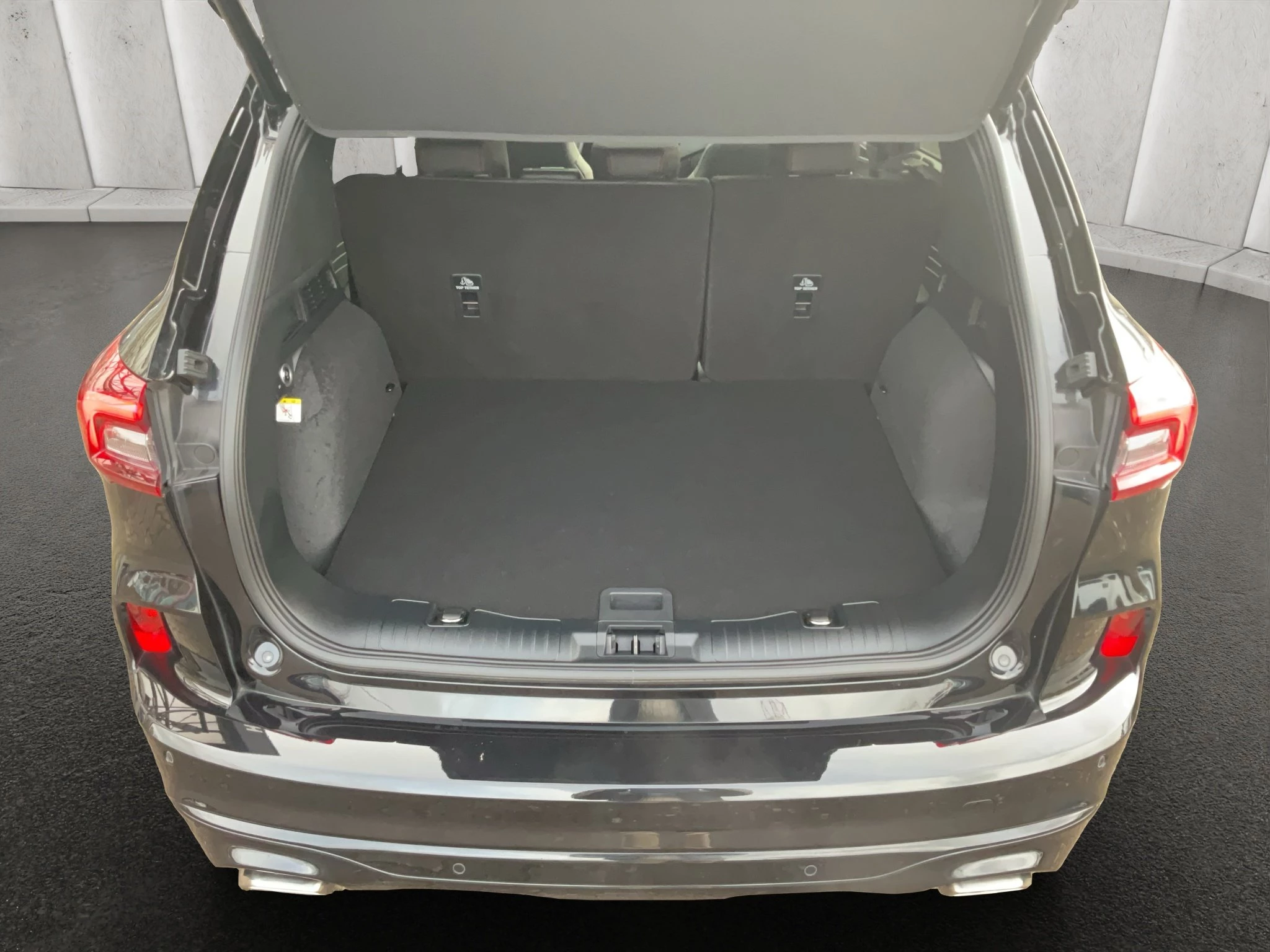 Ford Kuga ST-Line X Aut.*PANO*AHK*360GRAD*LED-MATRIX*NAVI*GRA*WINTER-PKT.