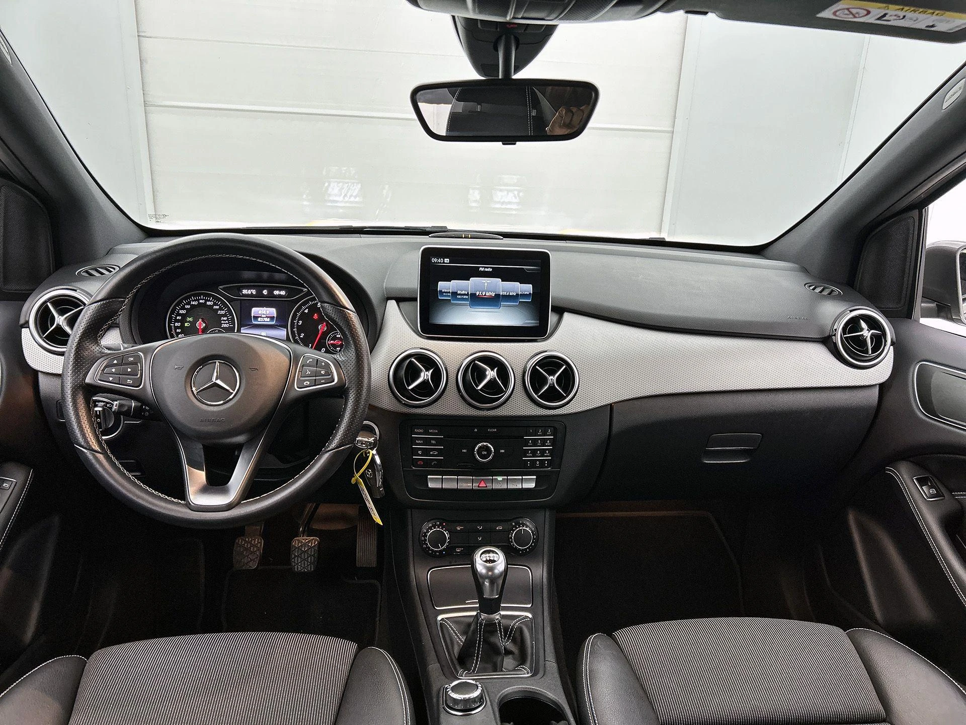 Mercedes-Benz-B-Klasse-image-19