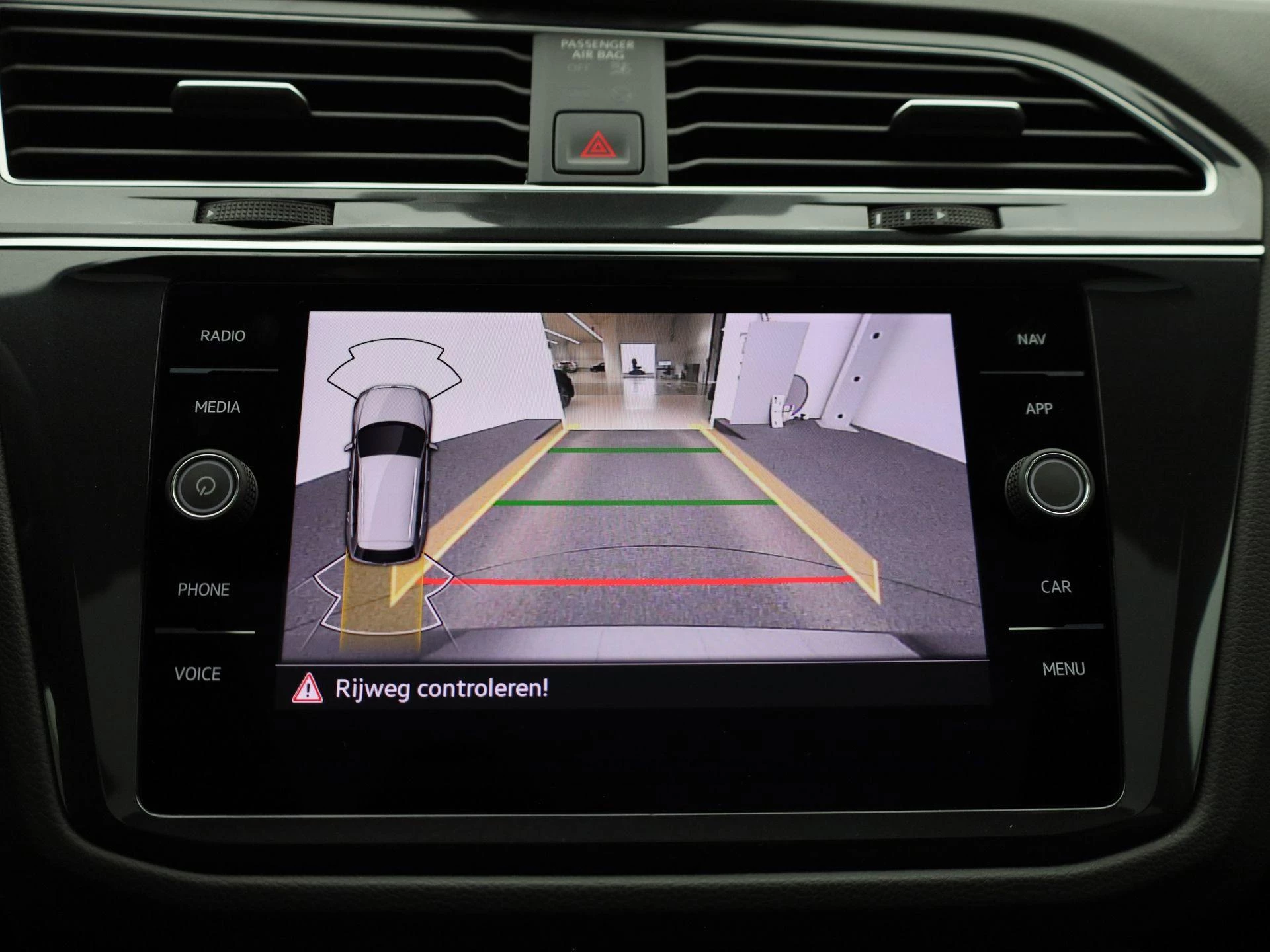 Volkswagen-Tiguan-image-30