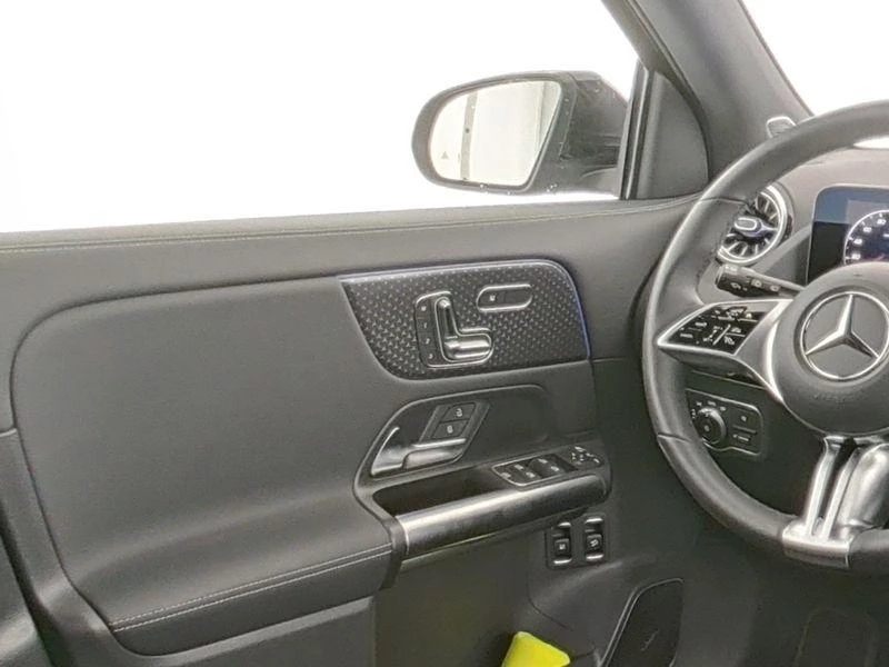 Mercedes-Benz-GLA-image-7