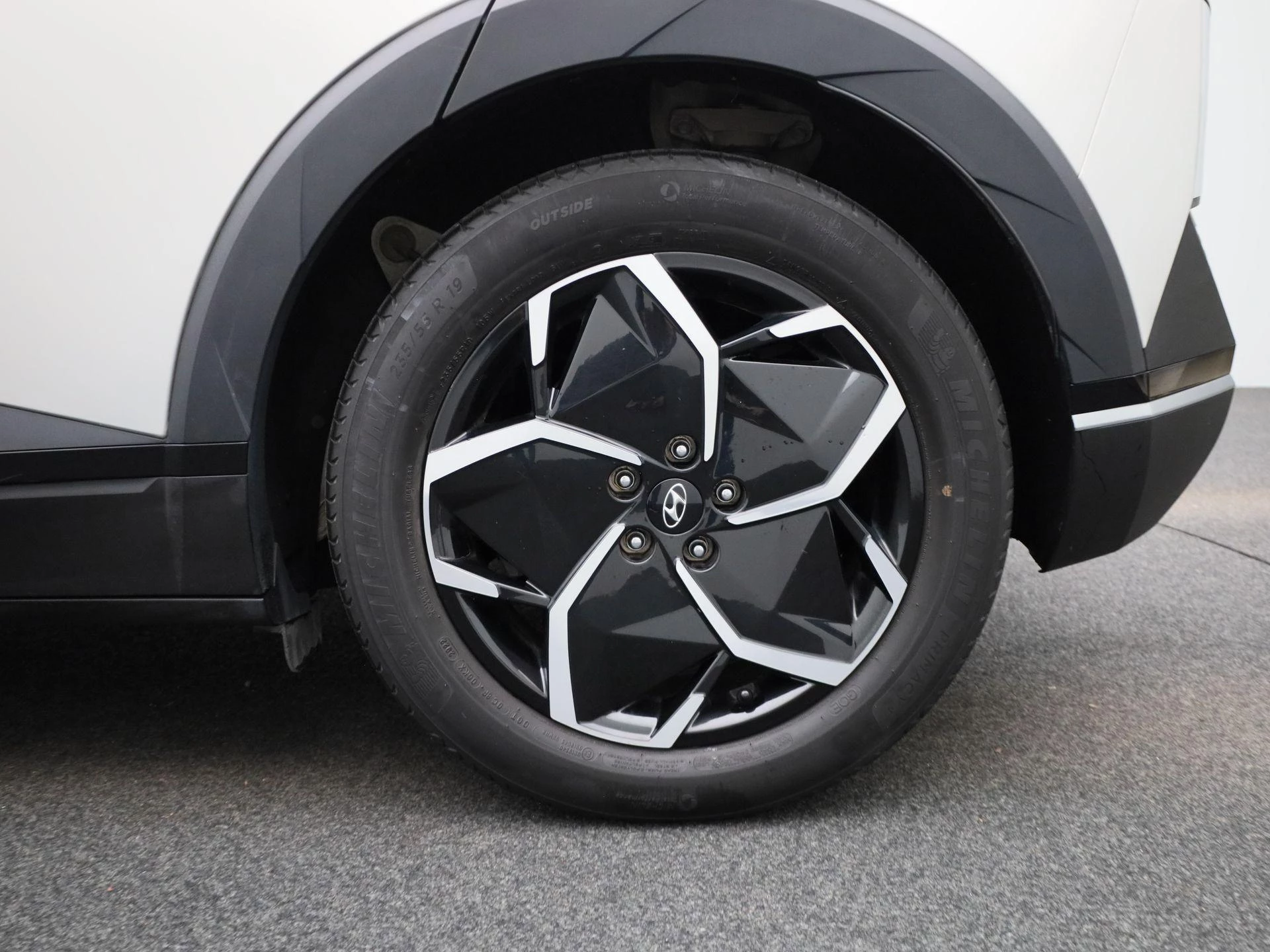 Hyundai-IONIQ 5-image-12