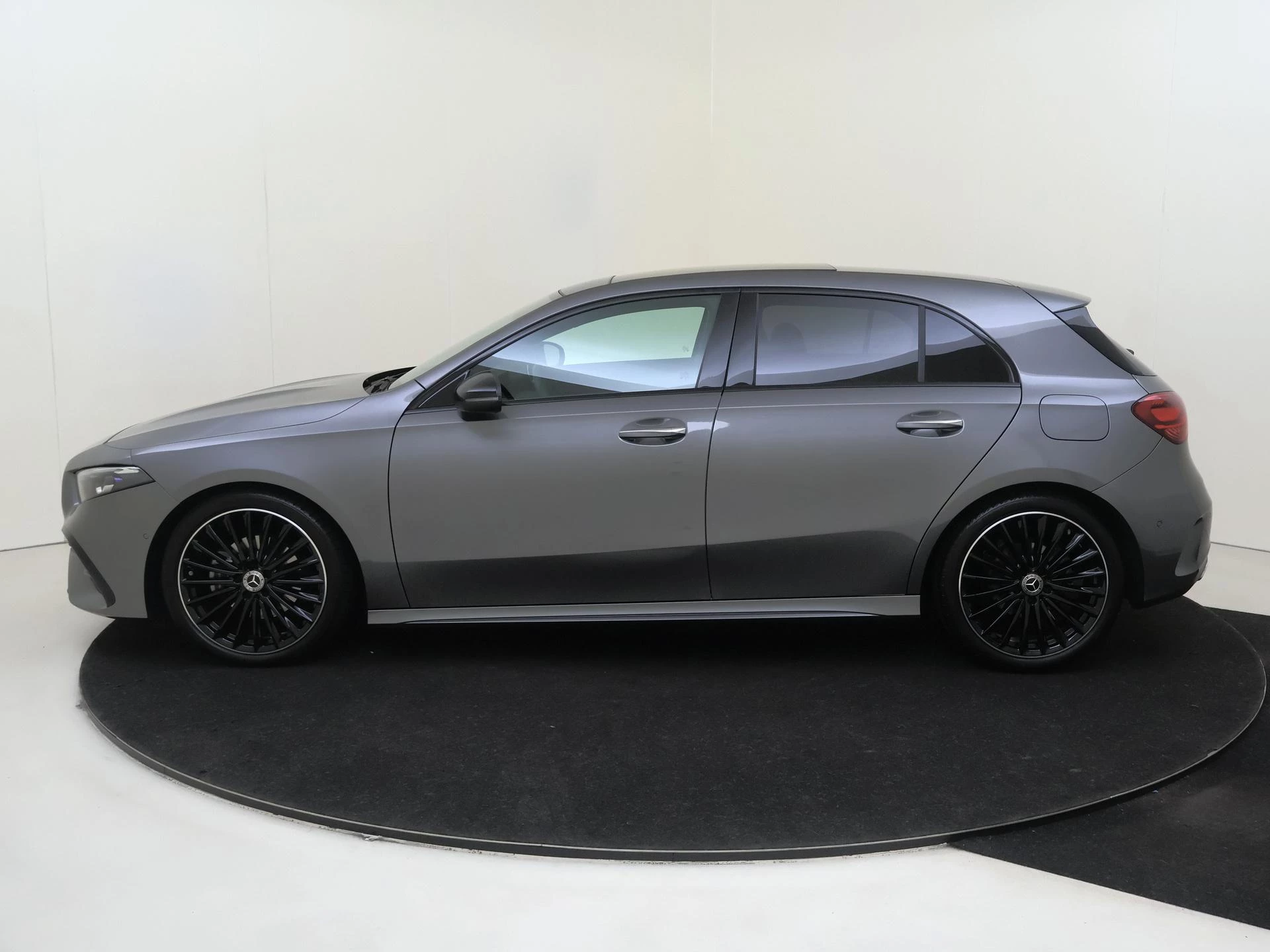 Mercedes-Benz A-Klasse 180 Business Solution AMG