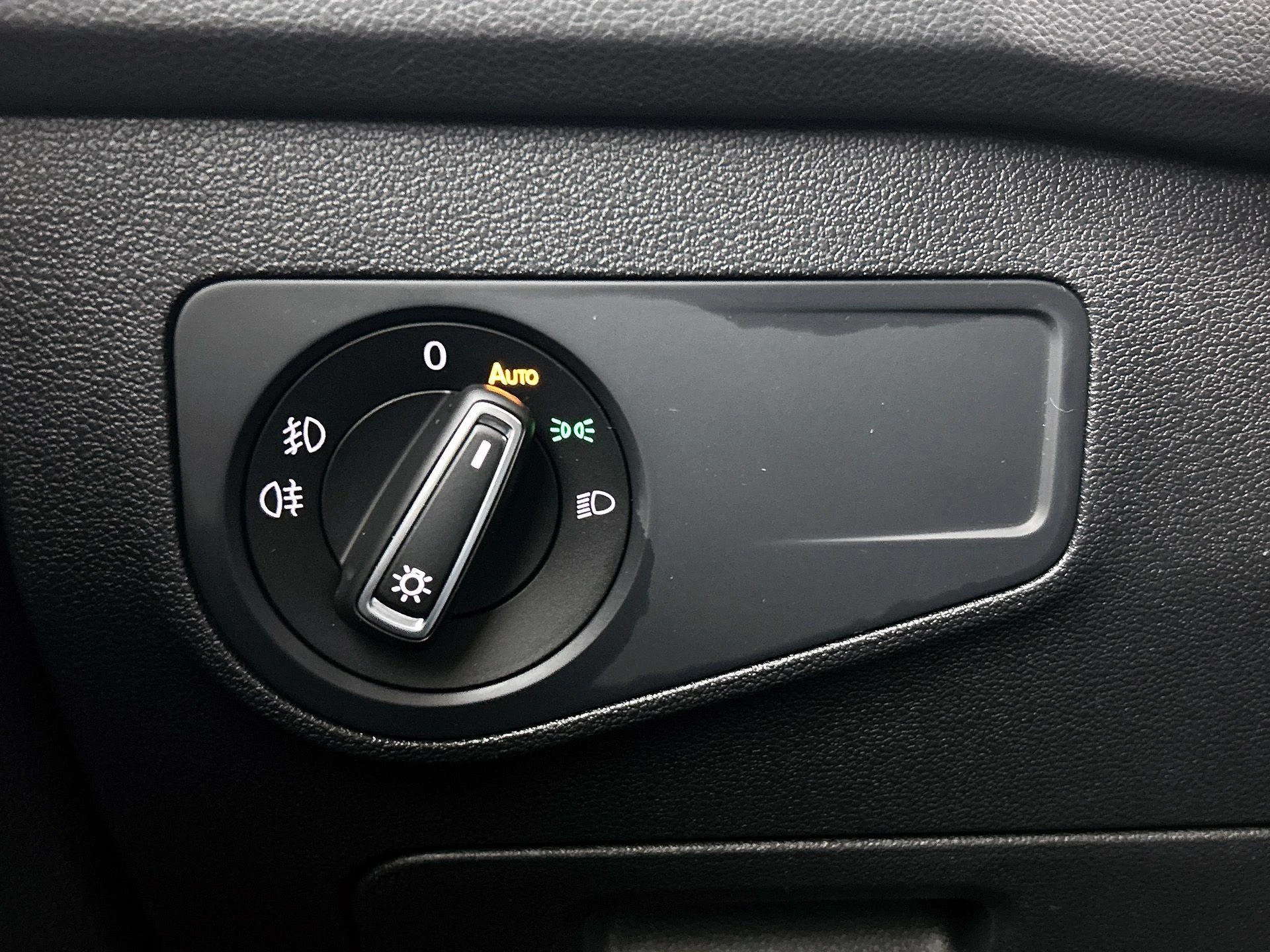 Volkswagen-Tiguan-image-23